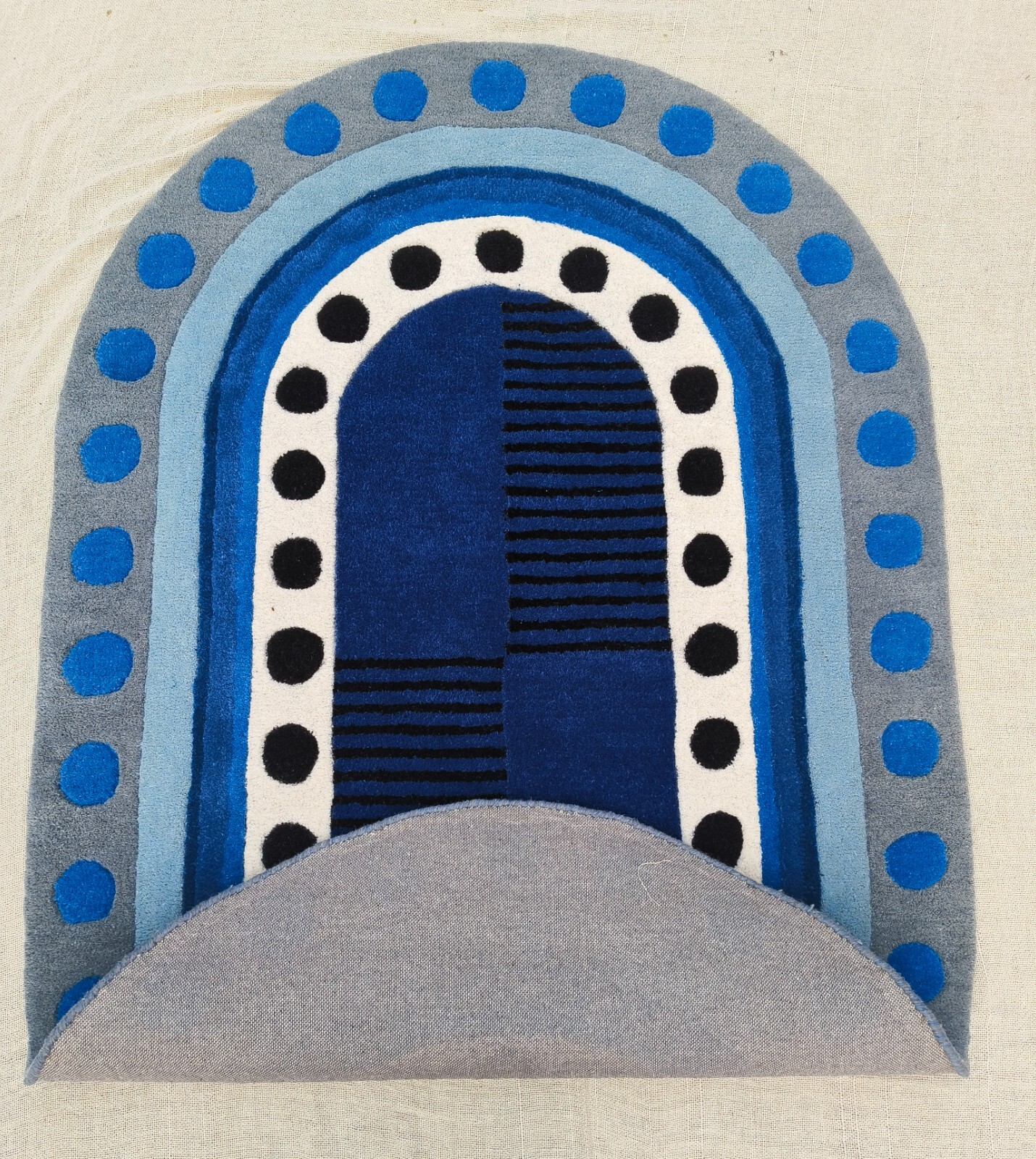 Irregular Shape Rugs Handmade 100% Woolen Hand Tufted For Home Decoration