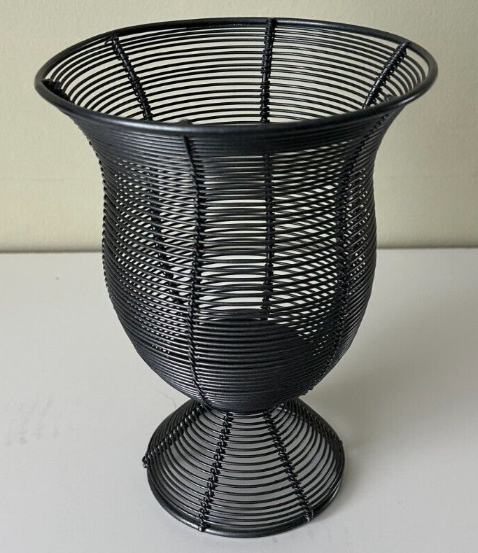 Gray Metal Wire Pedestal Bowl Centerpiece Modern Fruit Display Kitchen Decor