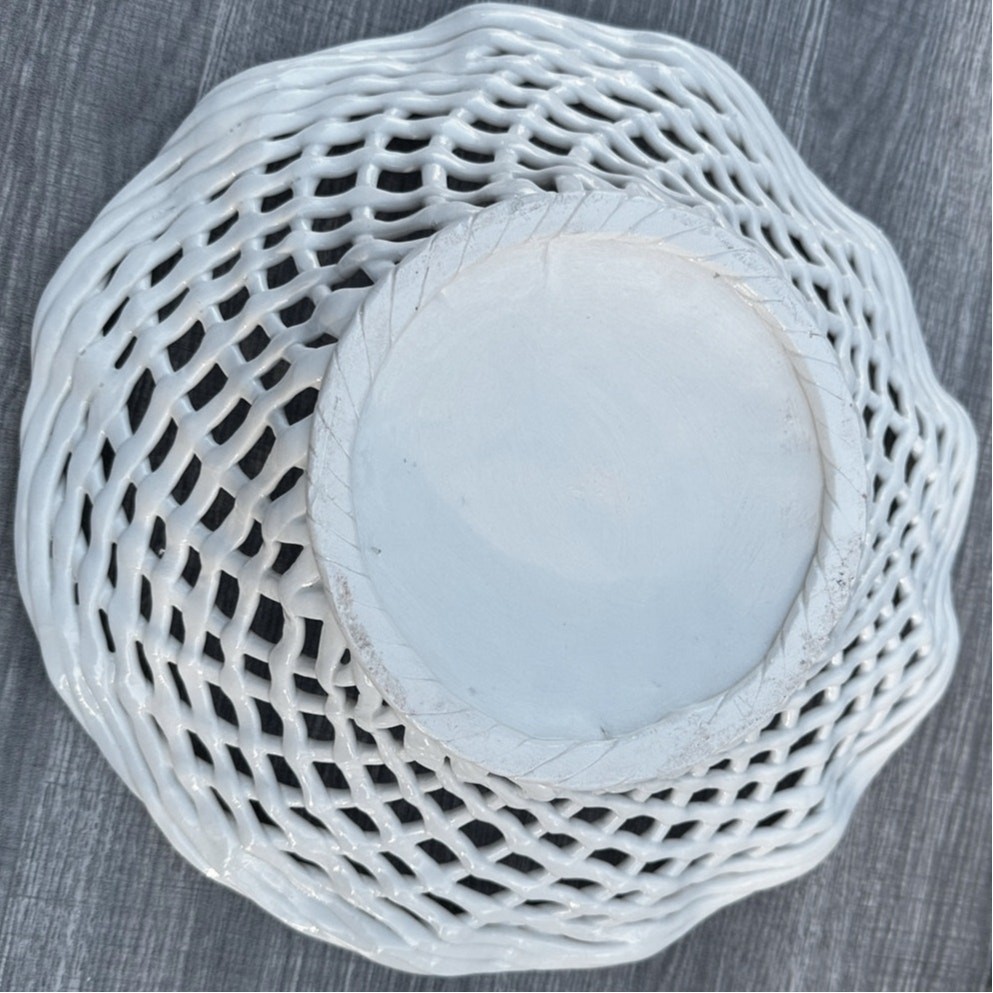 Ceramic Woven White Lattice Ruffle Top Large 13″ Centerpiece Fruit Bowl/Basket