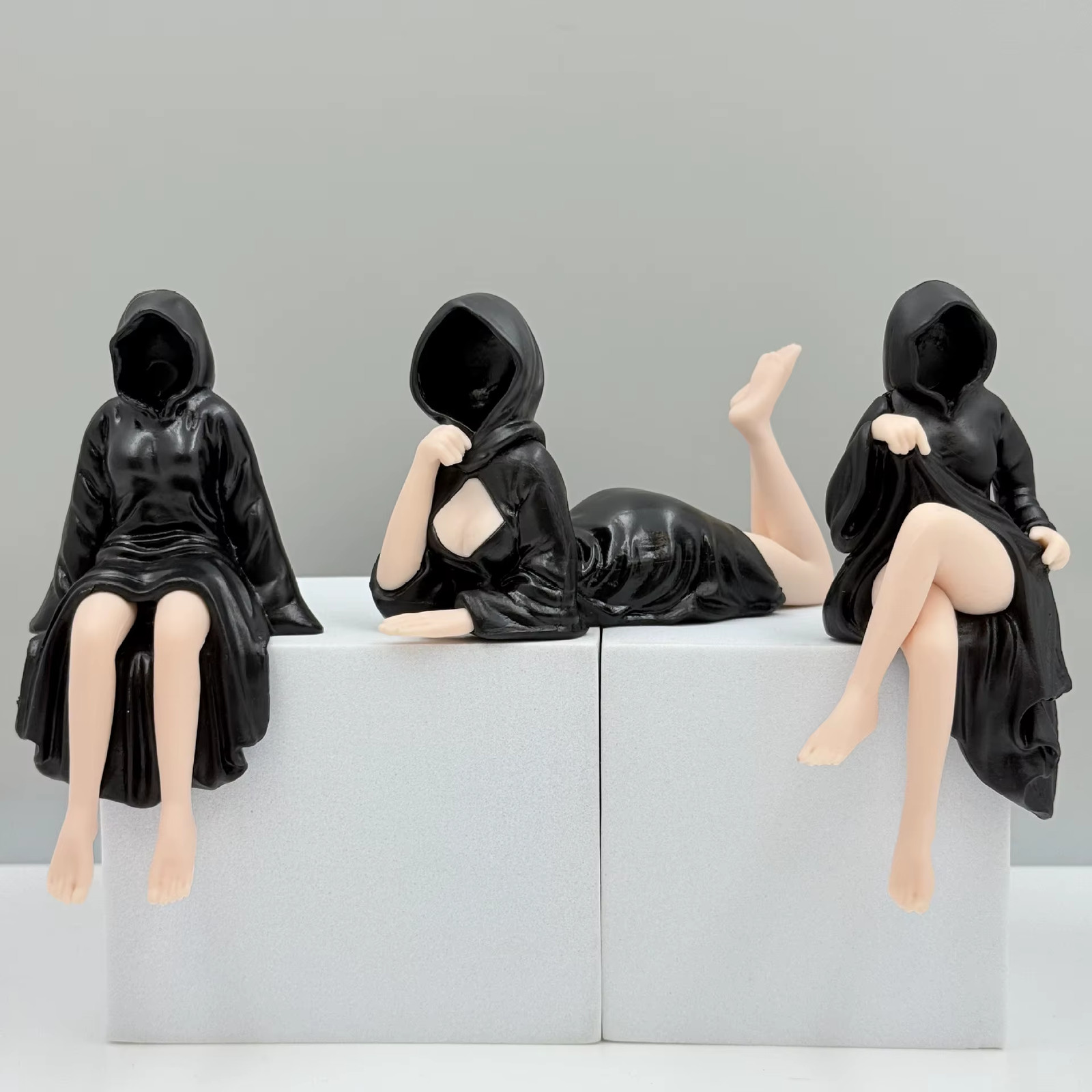 Gothic Queen Statue Black Robe Figure Desktop Bookshelf Decor Ornament Gift