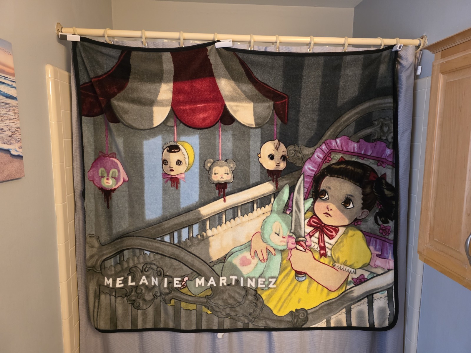 Hot Topic MELANIE MARTINEZ Hanging Heads Crybaby Blanket 45″ x 58″