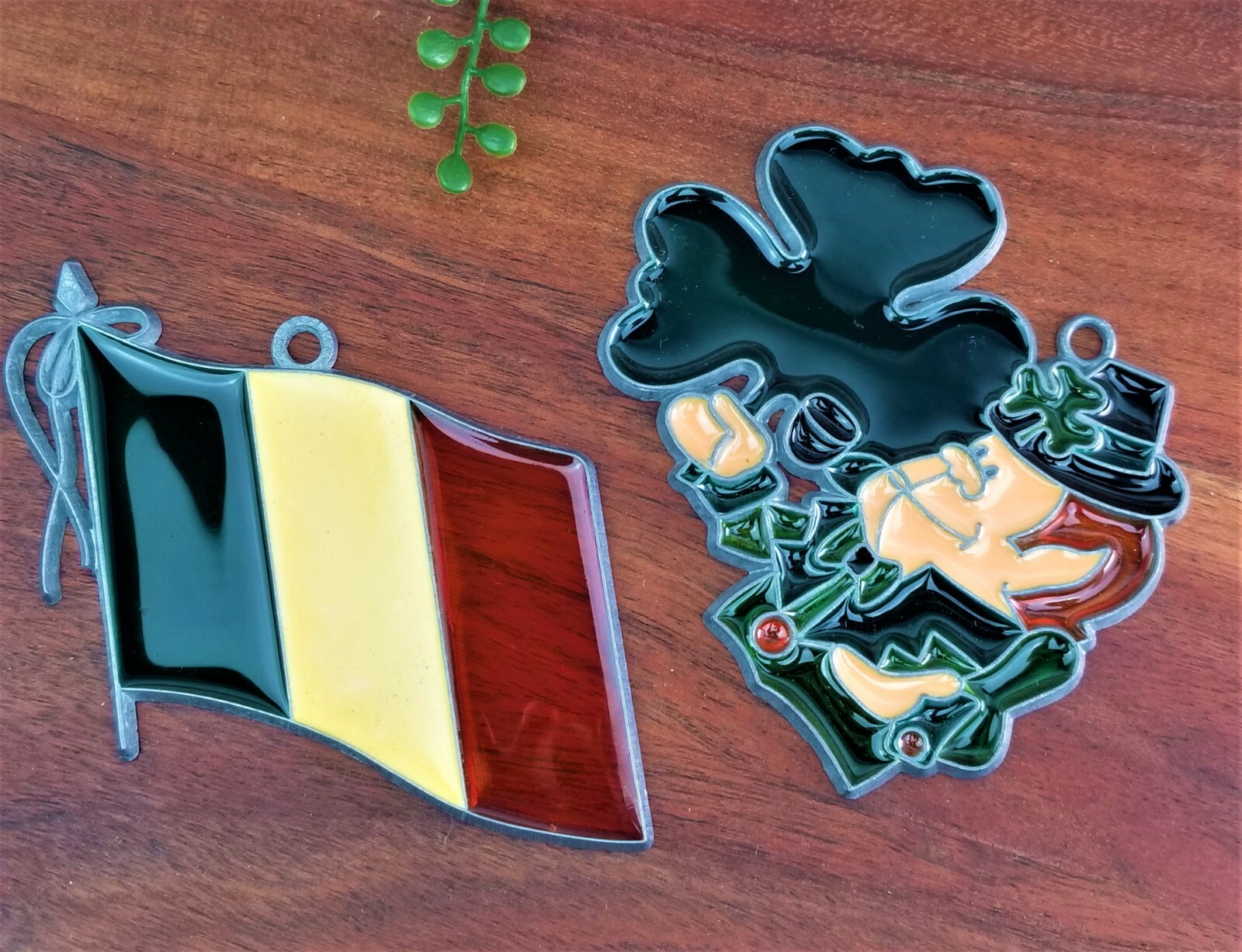 VTG Stained Glass Irish Suncatcher Leprechaun Clover & Ireland Flag St Patricks