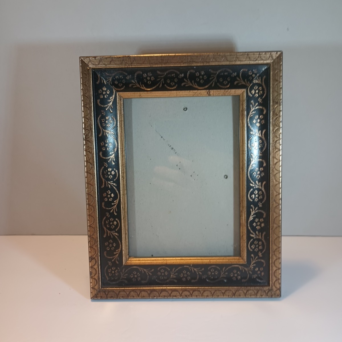 Black Gold Painted Frame 5″ x 7″ Photo Vines Flowers 8″ x 10″
