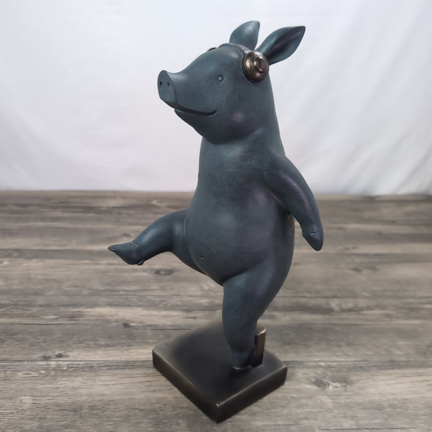 Hello Honey Yoga Pig Wearing Headphones Decor 15.25″ Gray Figurine Statue