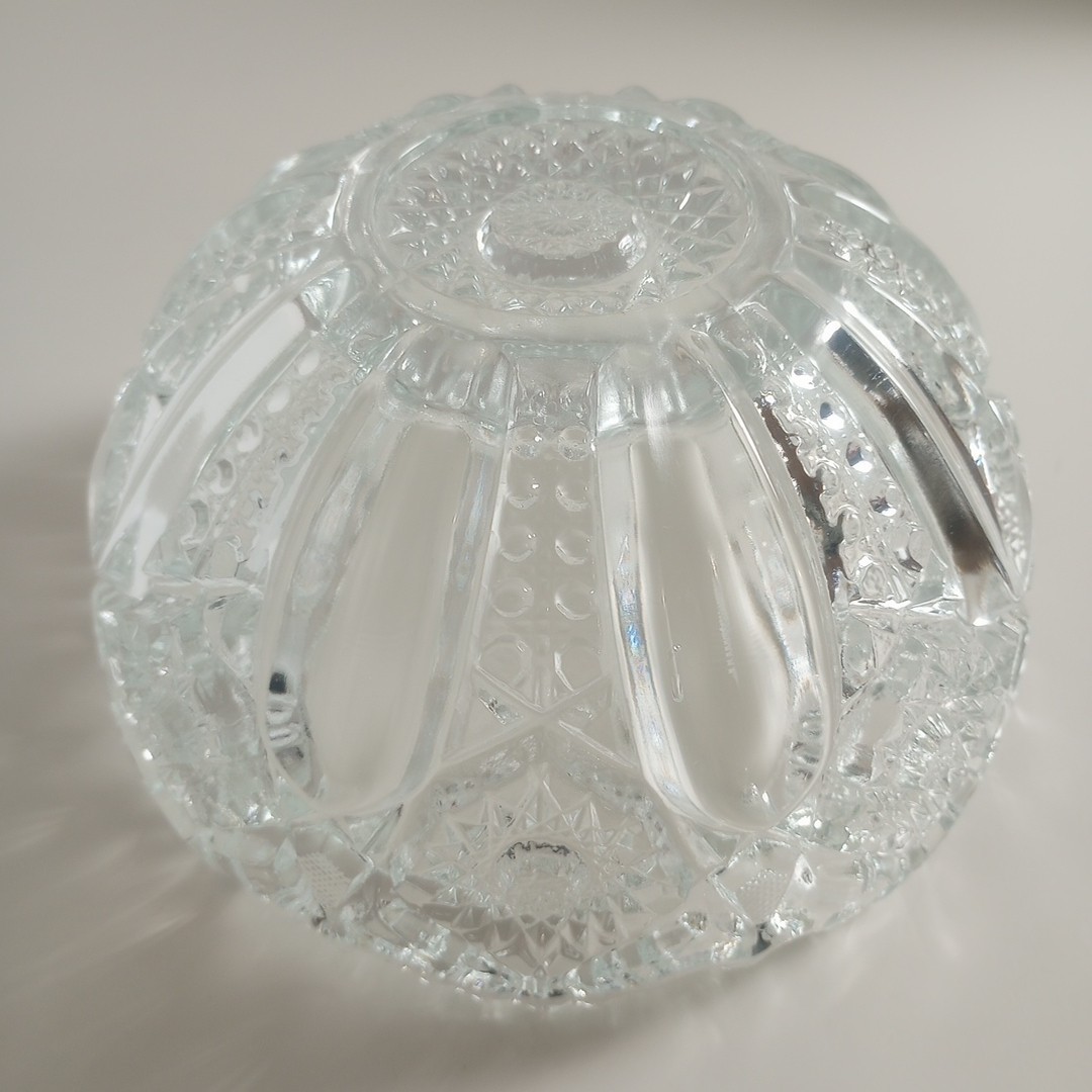 Vintage Heavy Crystal Glass Serving Fruit Decorative Centerpiece Bowl Dish 8.5″W