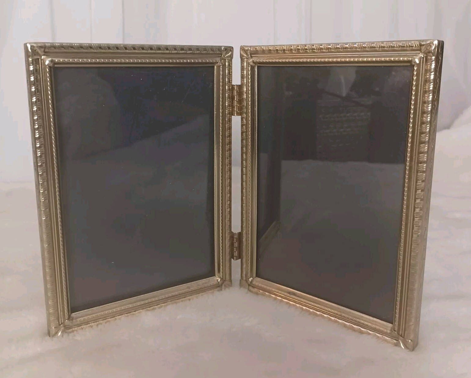 Vintage Picture Photo Frame Gold Metal Double Folding standing 5″X 7″ MCM