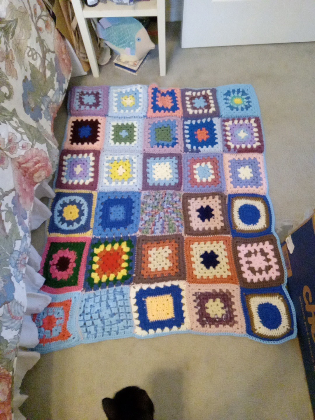 Traditional Handmade Granny Square Lap Blanket Mulit Colors. Approx 34×38