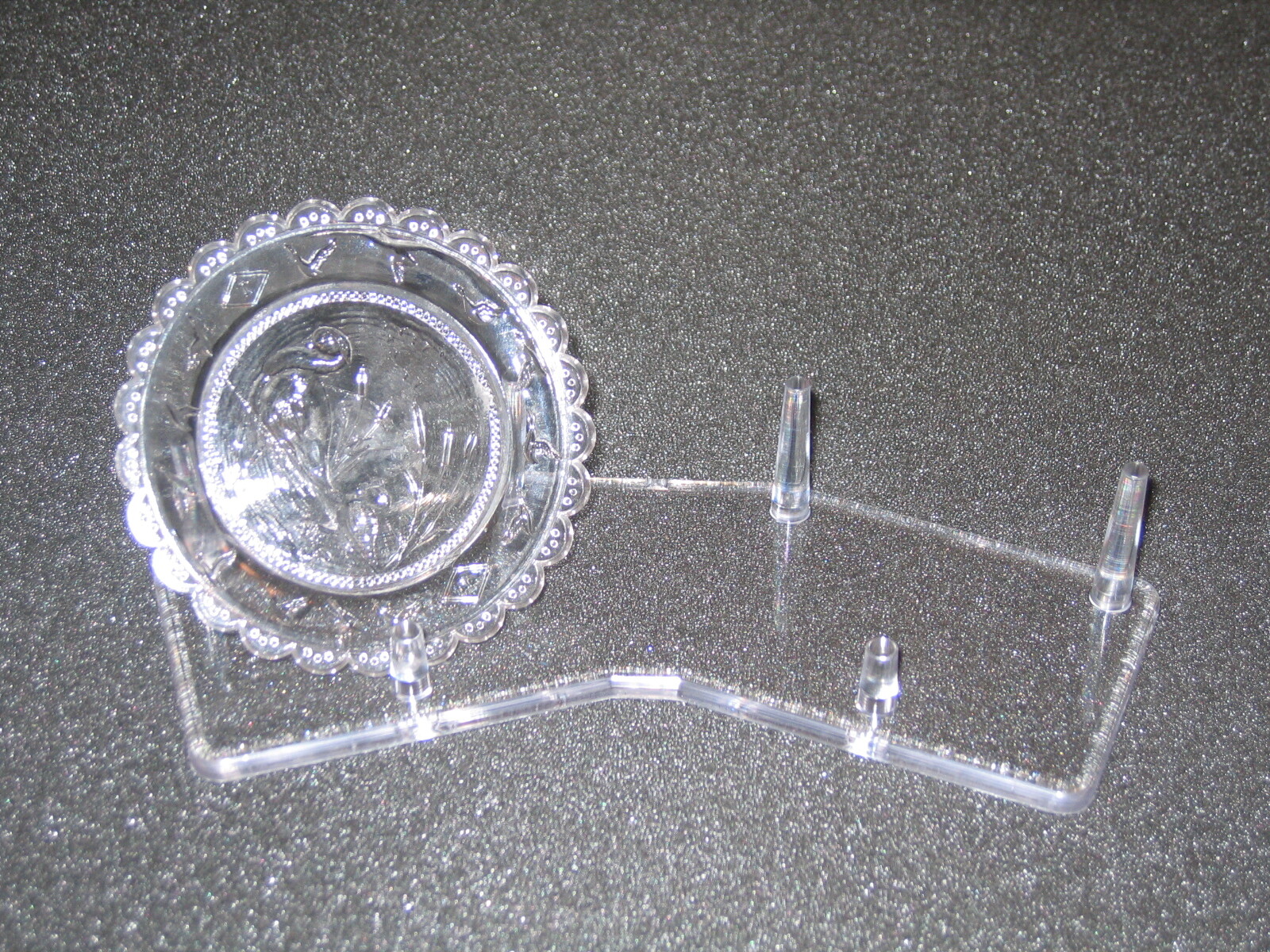 *#Paired 4-1/2″ Six (6) Peg Display Stand For Split Geode Pairs, Rocks, Minerals