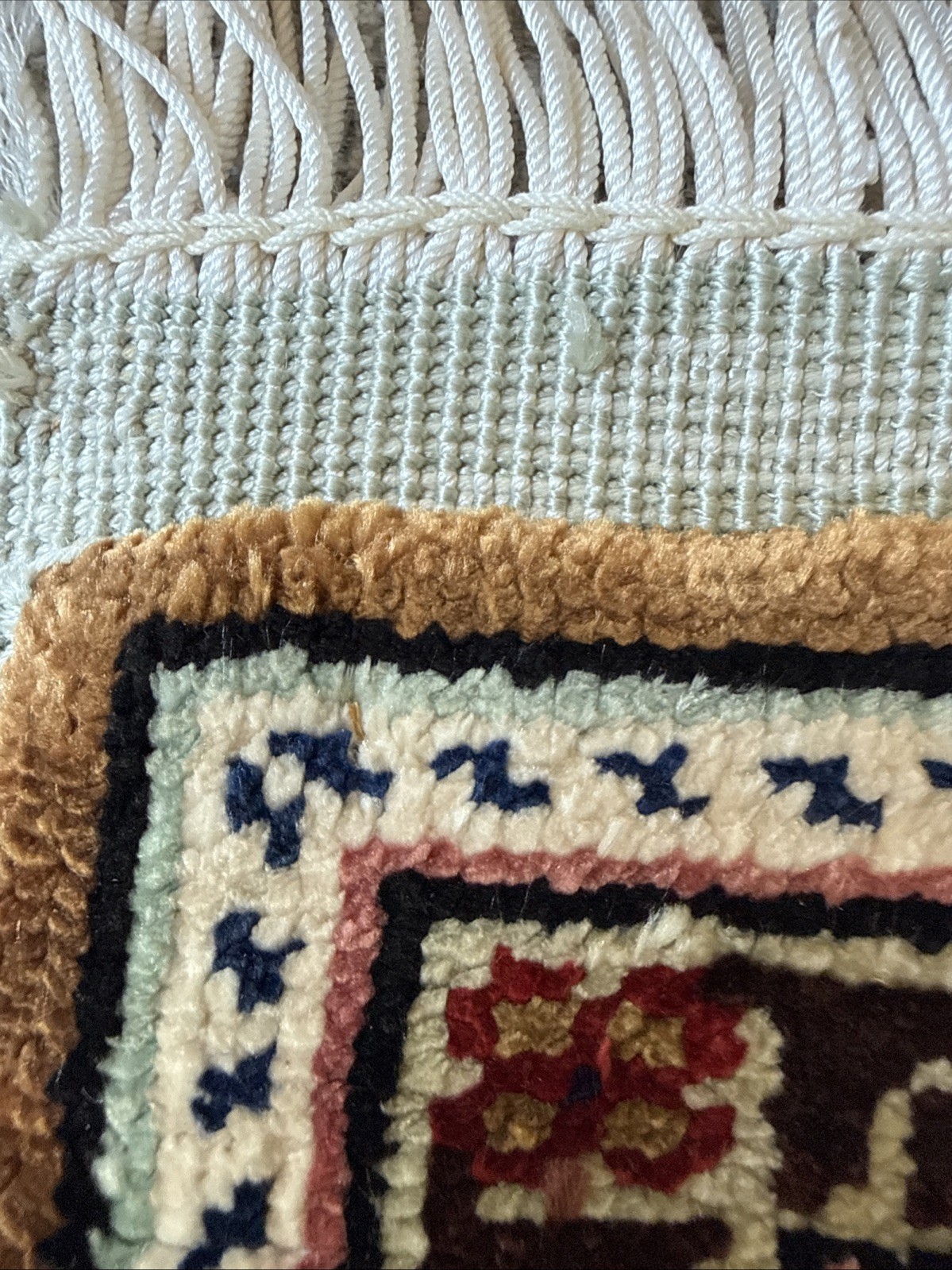 Purchased in Türkiye TURKISH Wall Hanging RUG 24″ Square Loops Fringe Multicolor