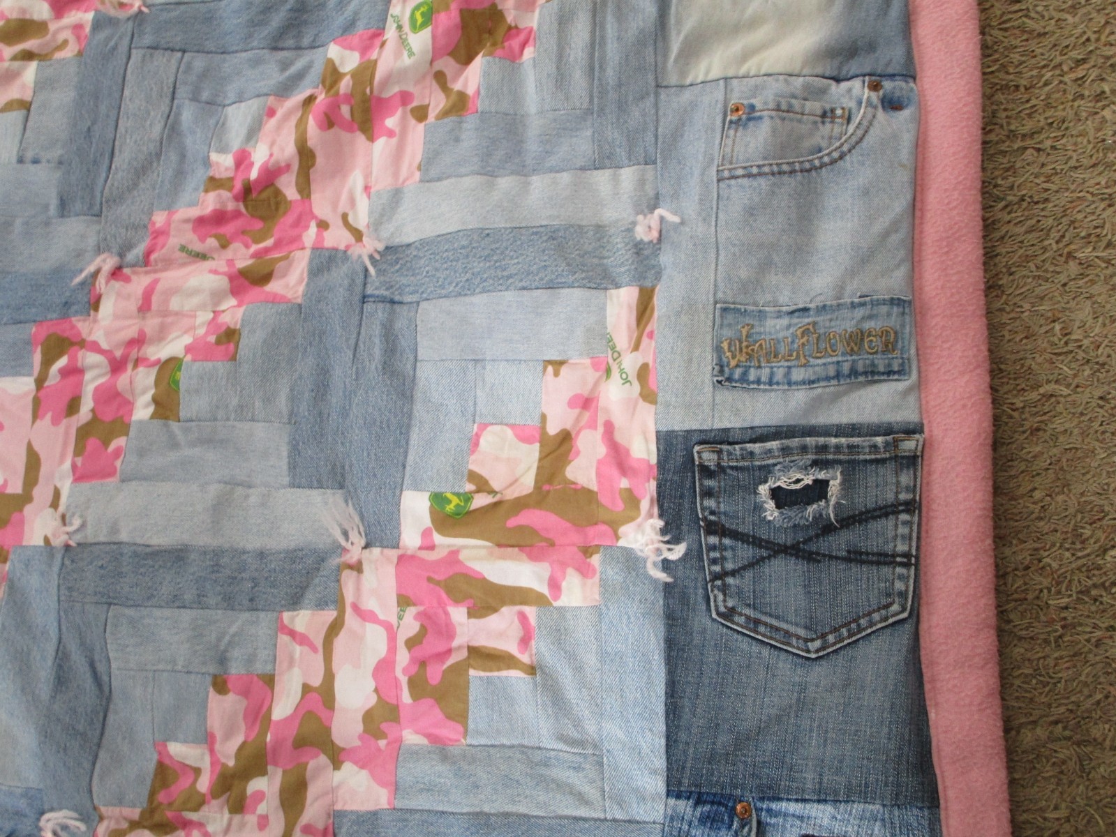 DENIM JEAN QUILT POCKET BABY BLANKET JOHN DEERE PINK CAMO 41″ X 52″ PATCHWORK