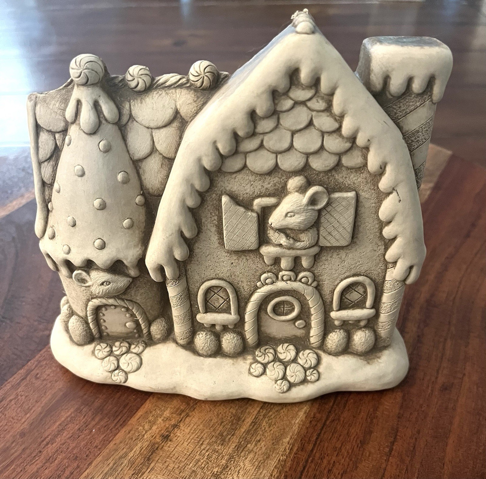 🌟Rare & Hard To Find Carruth Studio Stone 2018 6.5” X 7” Gingerbread House Mice