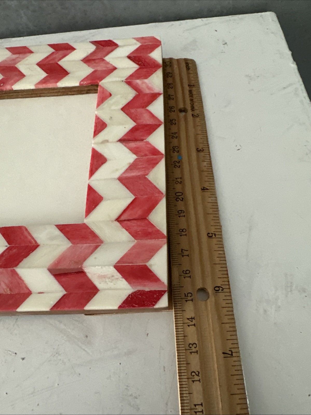 Mosaic Chevron Pattern SHELL Inlay Red/White Picture Frame photo Size 4×6 P18