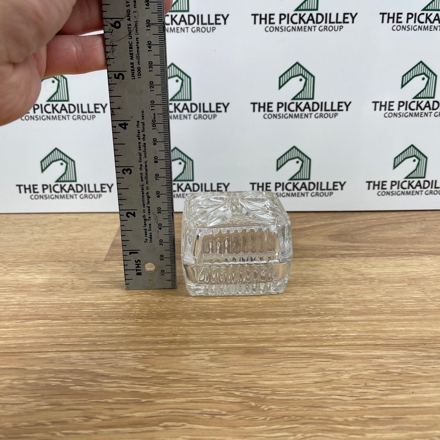 Vintage Clear Crystal Square Trinket Box Embossed Bow Lidded Jewelry Dish 2.5in