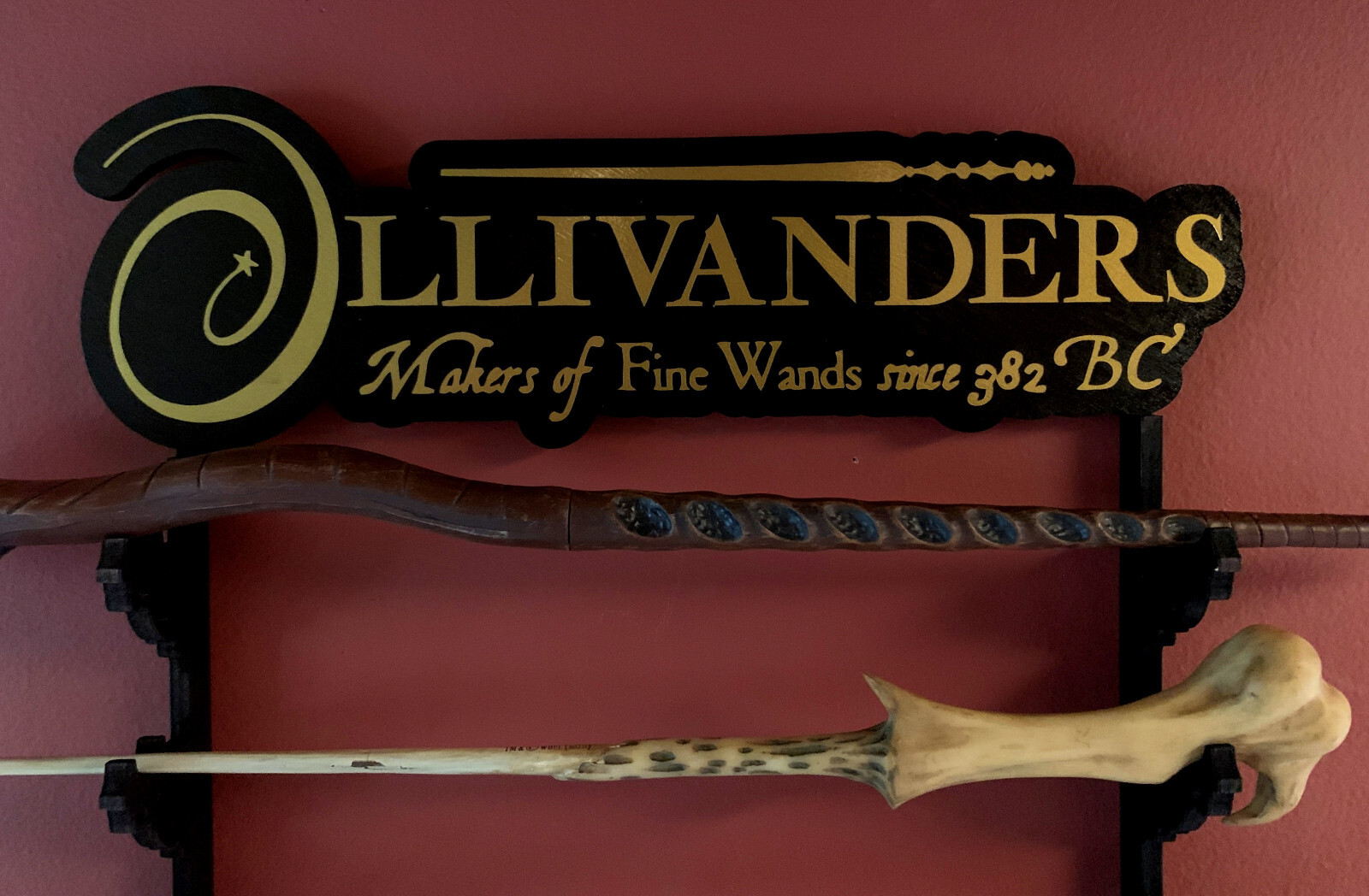 Harry Potter Ollivanders Shop Wall Mount Wand Display Rack Stand – Free Shipping