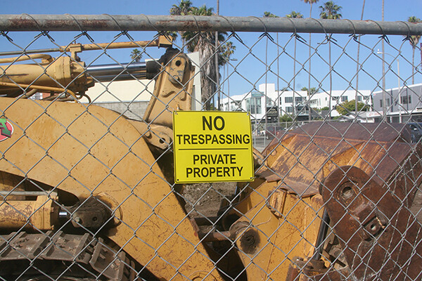 NO TRESPASSING – PRIVATE PROPERTY Sign : Solid Metal Aluminum Weatherproof Signs