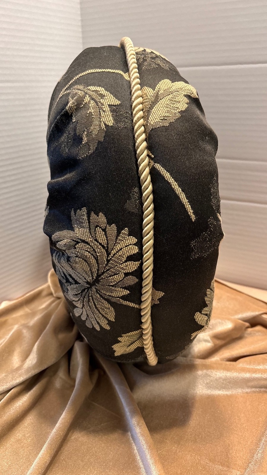Elegant Tufted Black & Gold Round Decorative Throw Pillow