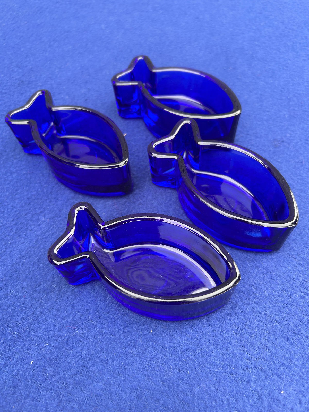 Cobalt Blue fish-shaped 2 oz glass condiment dishes Pier 1 set of four excellent