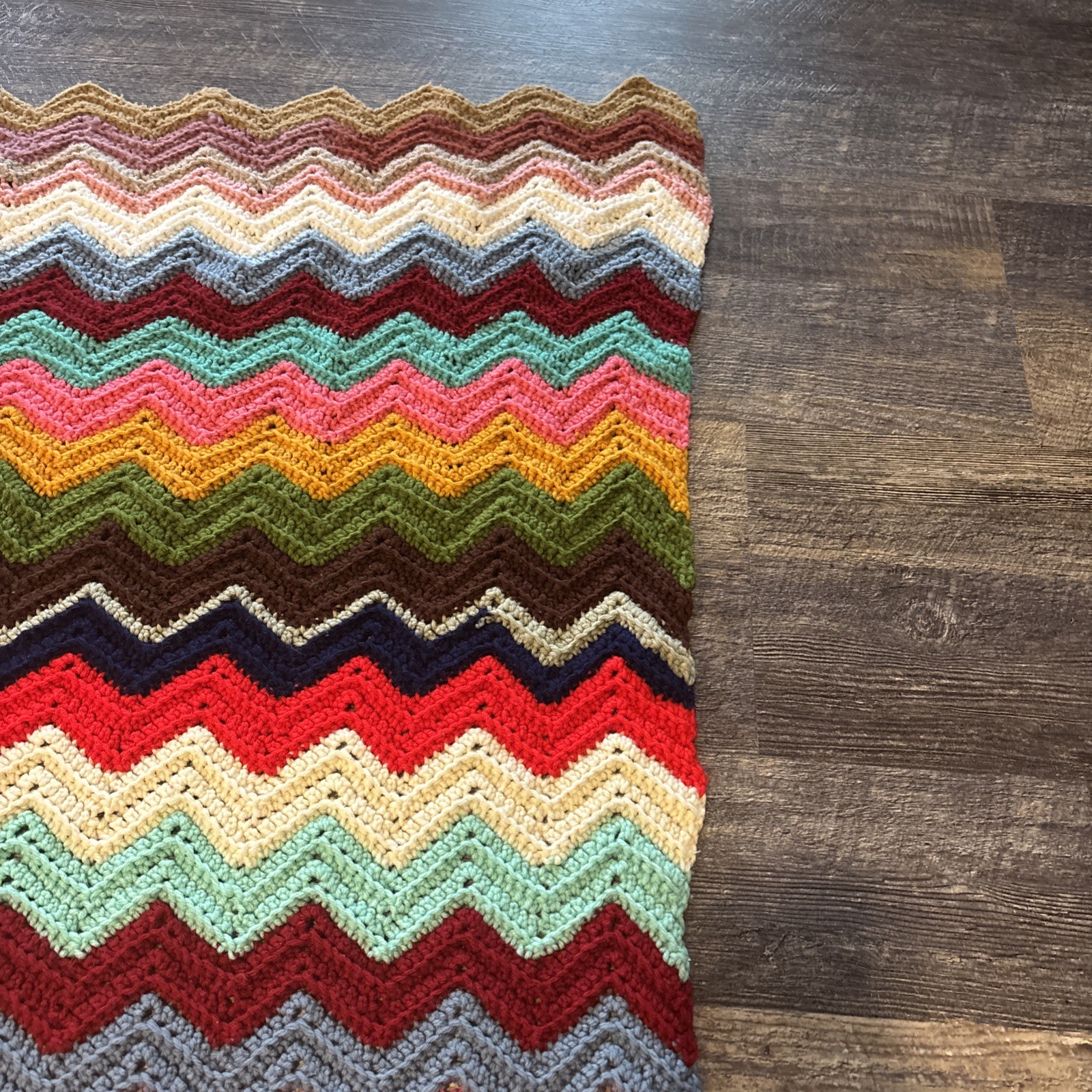 Vintage Handmade Chevron Multicolor Zig Zag pattern Afghan Lap Blanket 46×63