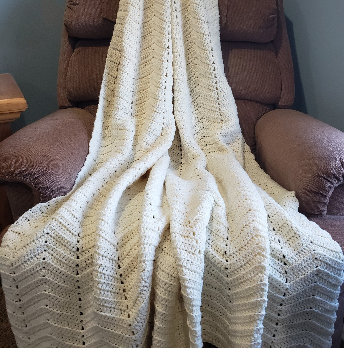 Crochet Afghan Throw Blanket 54×78 Cream Chevron Textured Knit Farmhouse Decor