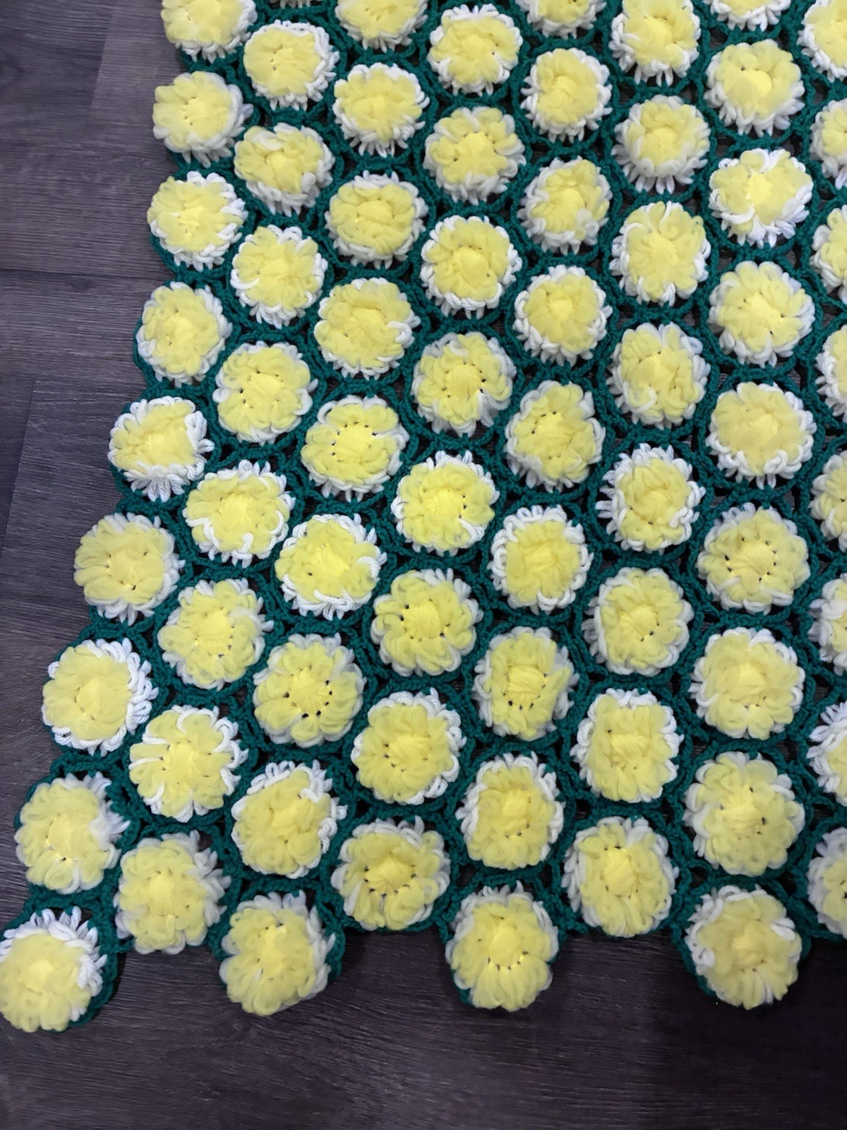 Vintage Daisy 3D Crochet Handmade Afghan Throw Blanket Pillow Kitschy Grannycore