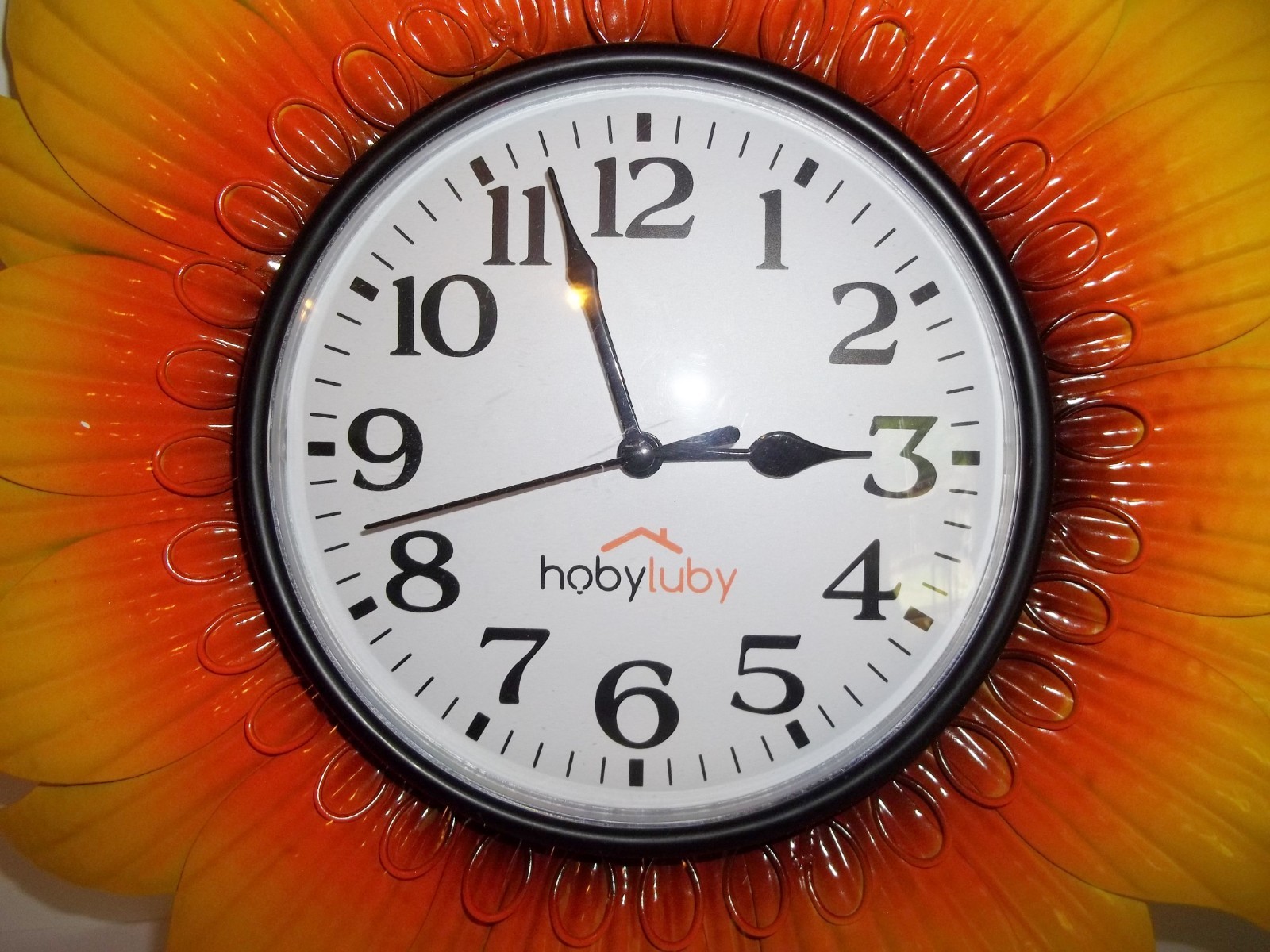 HOBYLUBY 13” Outdoor Wall Clock, Sunflower Clock Silent Non-Ticking, Waterproof