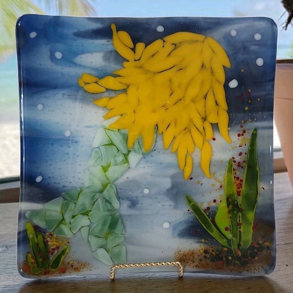 Rare Mermaid & Sea Grass Fused Glass Artisan Plate Handpainted Sea Life 9.5″W EC