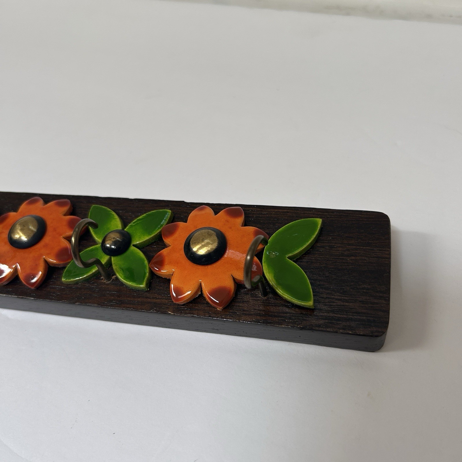 Vintage Mod Wood KEY HOOK Wall Hanging MCM Kitschy Enamel Flowers