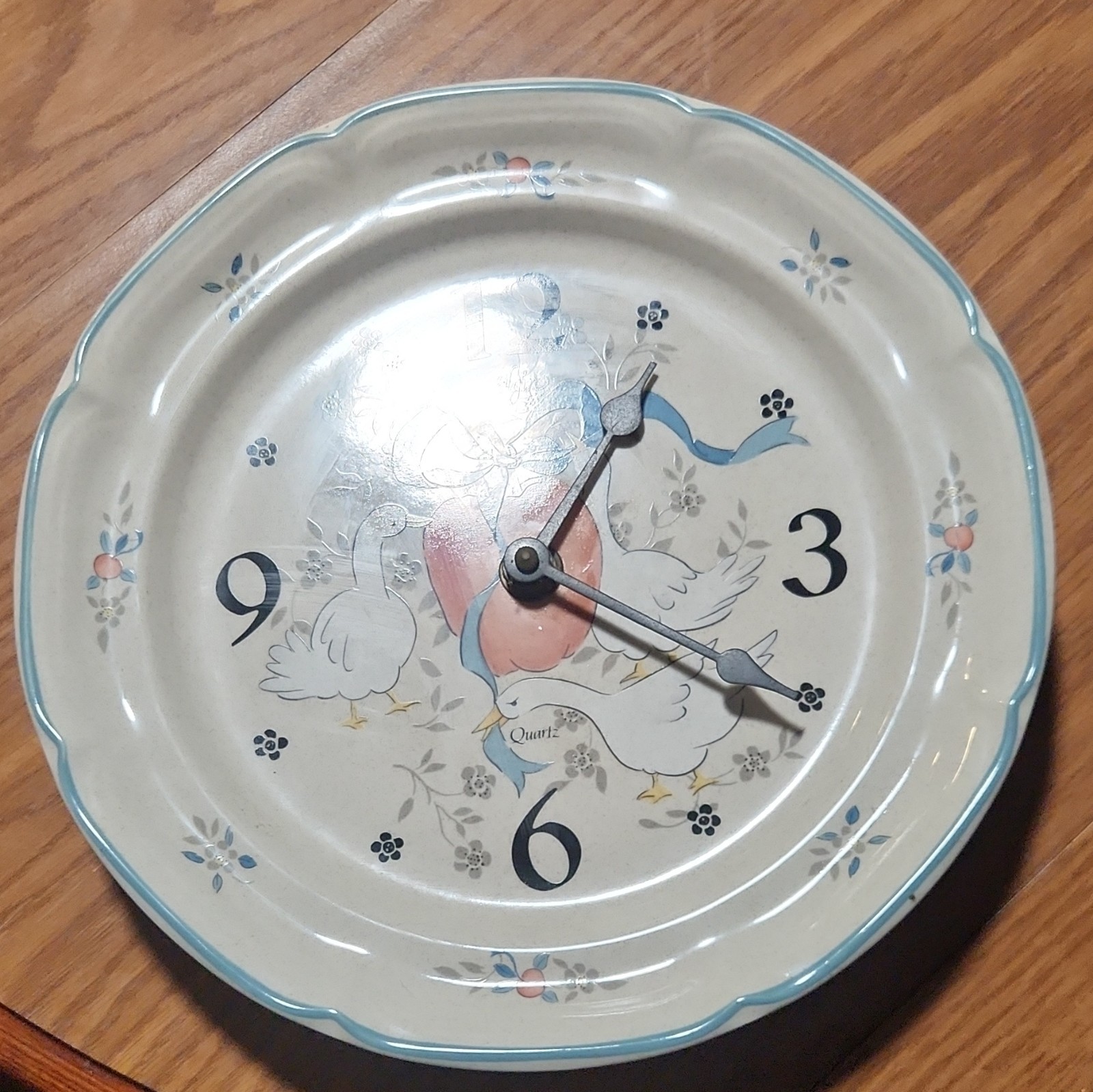 Elgin Quartz Battery Analog Round Wall Clock Plate Style Geese Floral Arabic