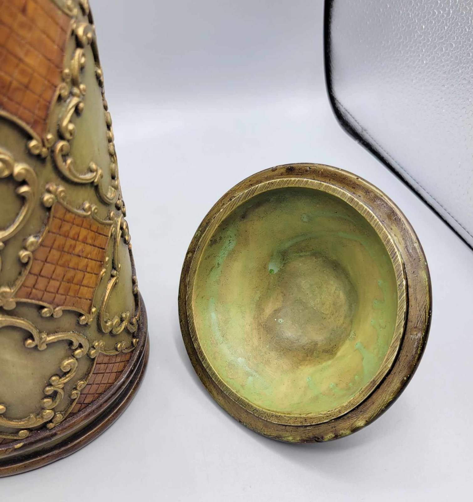 Decorative Vintage Resin Lidded Jar Container with Lid Multicolor Brown Green