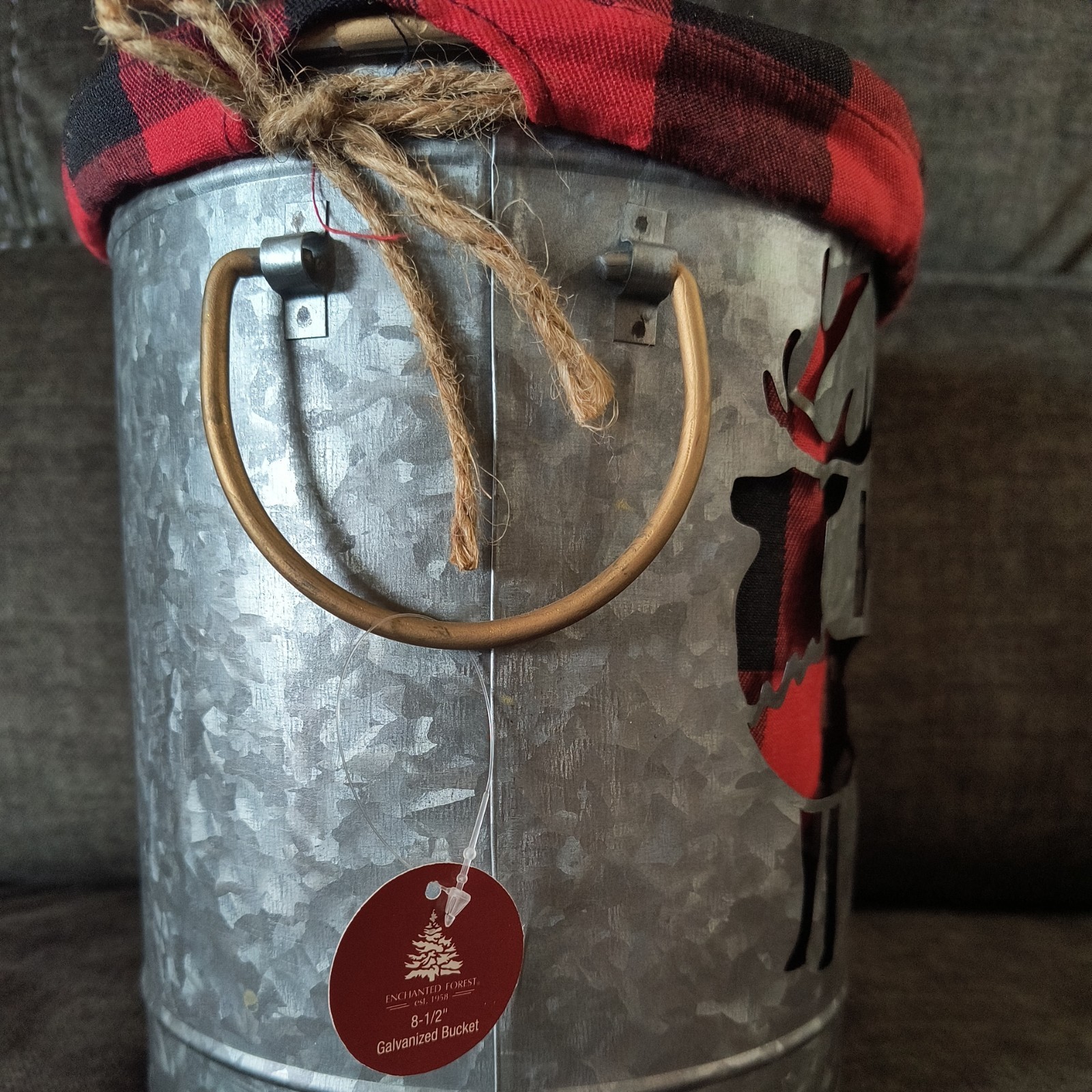 Rustic Galvanized Metal Basket w/Buffalo Plaid Liner Cabin Deer Lodge Welcome