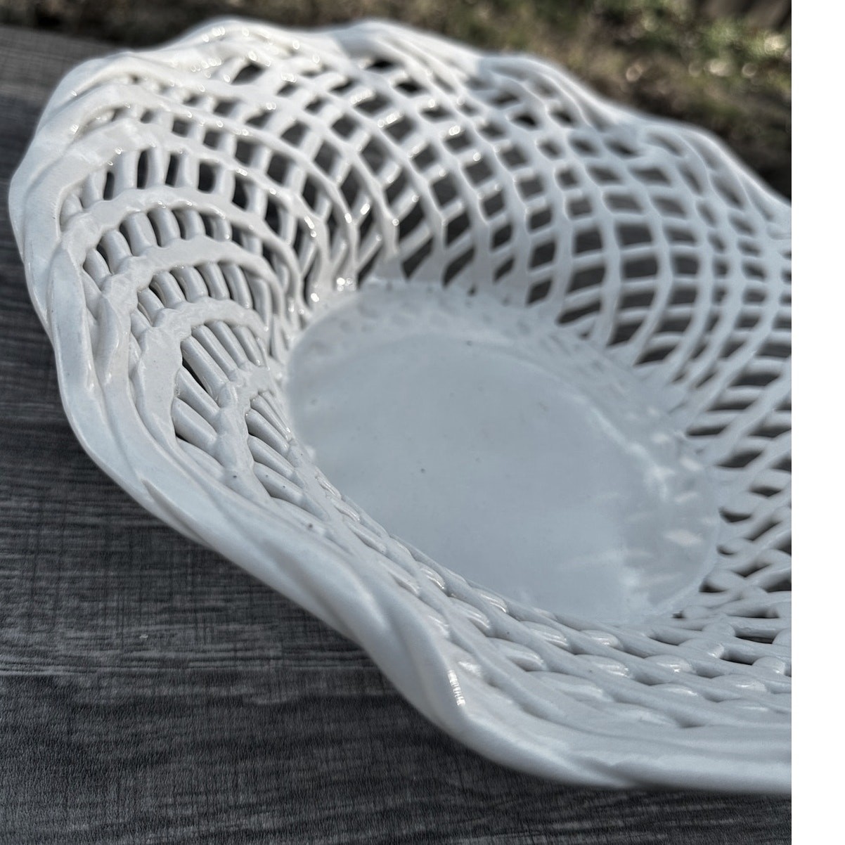 Ceramic Woven White Lattice Ruffle Top Large 13″ Centerpiece Fruit Bowl/Basket