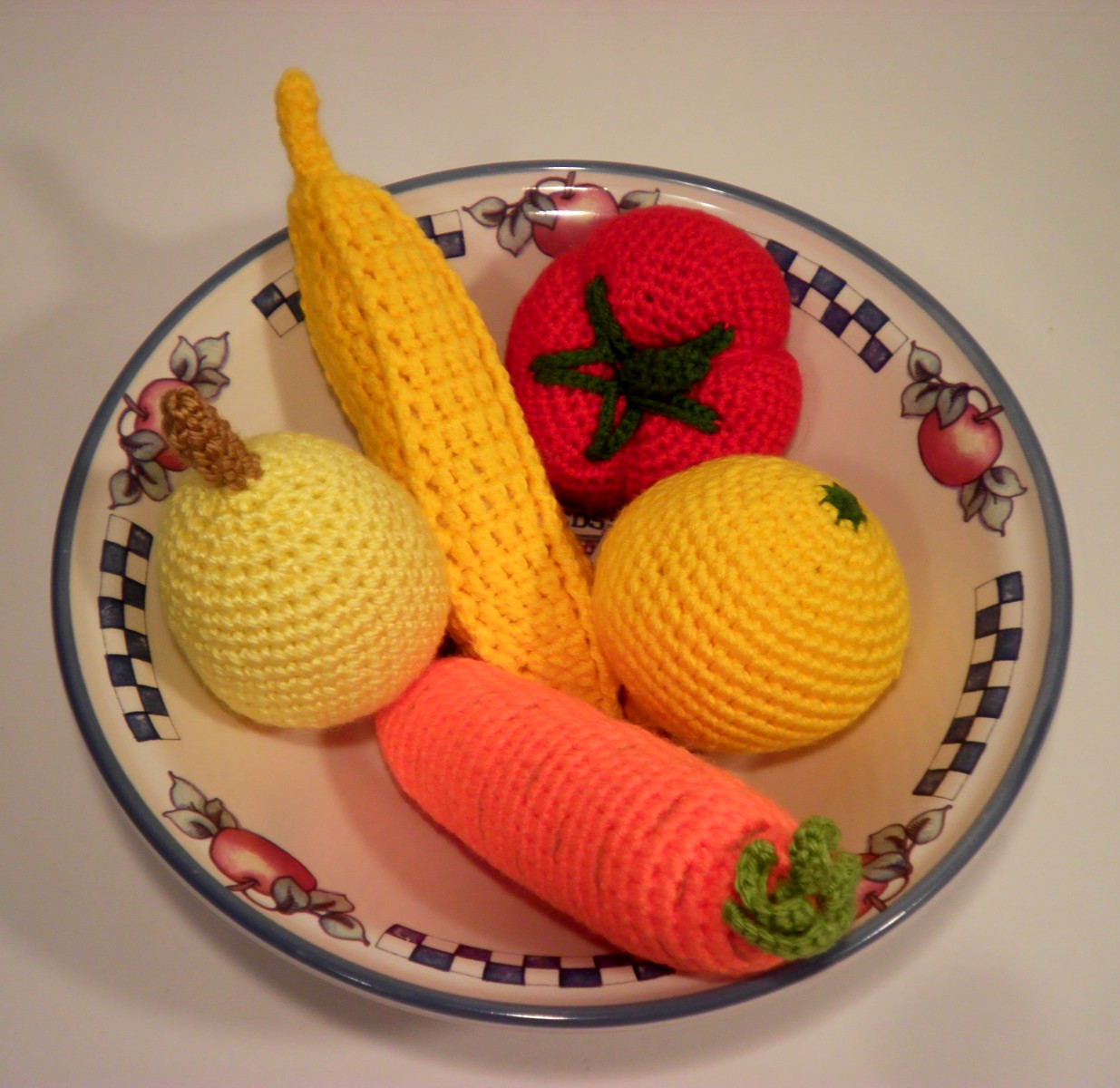 5 Crocheted Knitted Fruits Veggie Tomato Lemon Pear Carrot Banana HTF Prop Decor