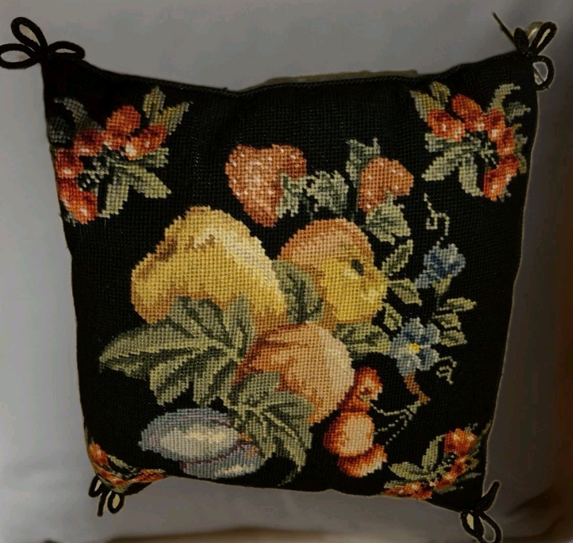 VTG Hand Stitched NEEDLEPOINT TAPESTRY Embroidered 100% Wool Black