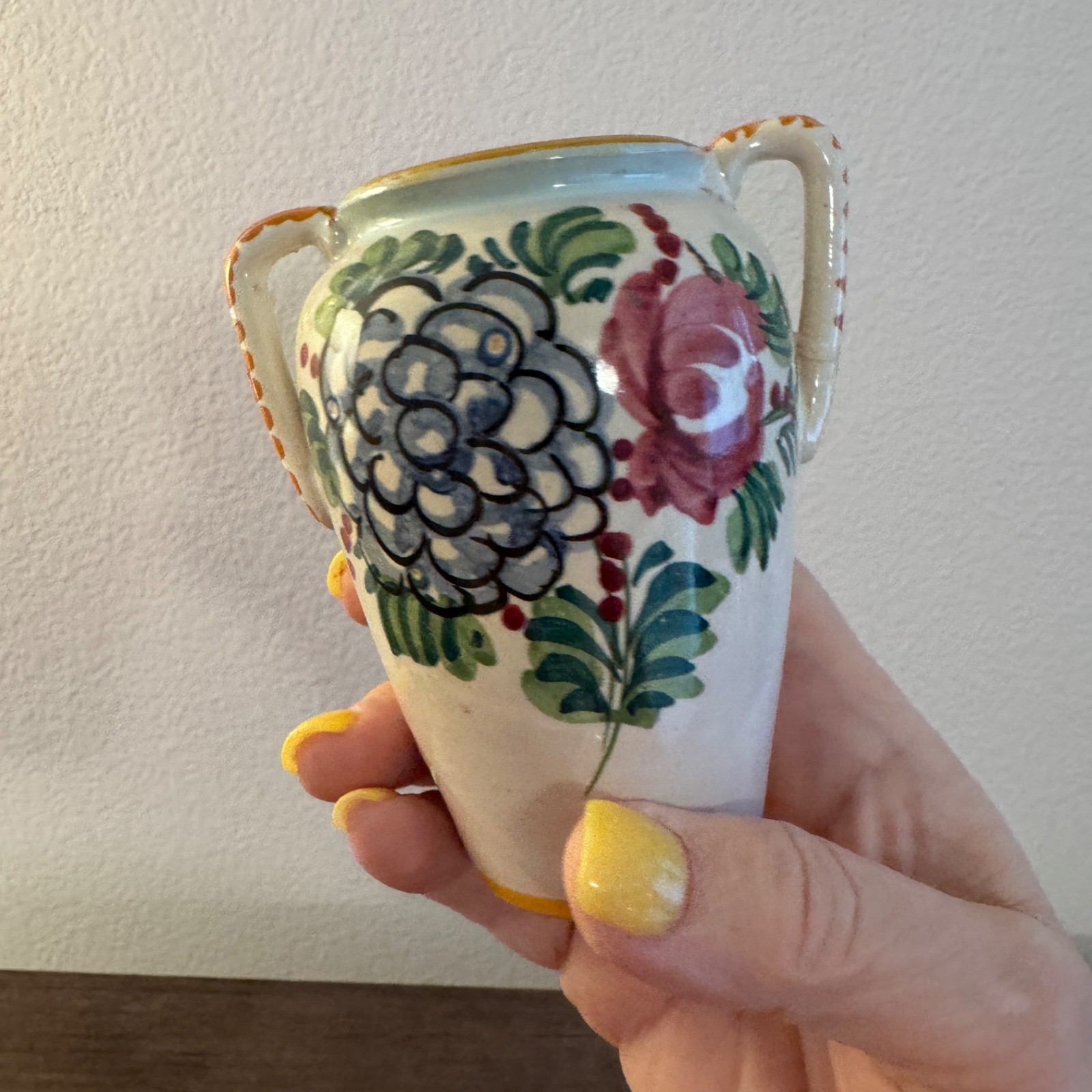 Vintage MADE IN ITALY Gorgeous 4″ Hand Painted Floral Print Glazed Ceramic Vase