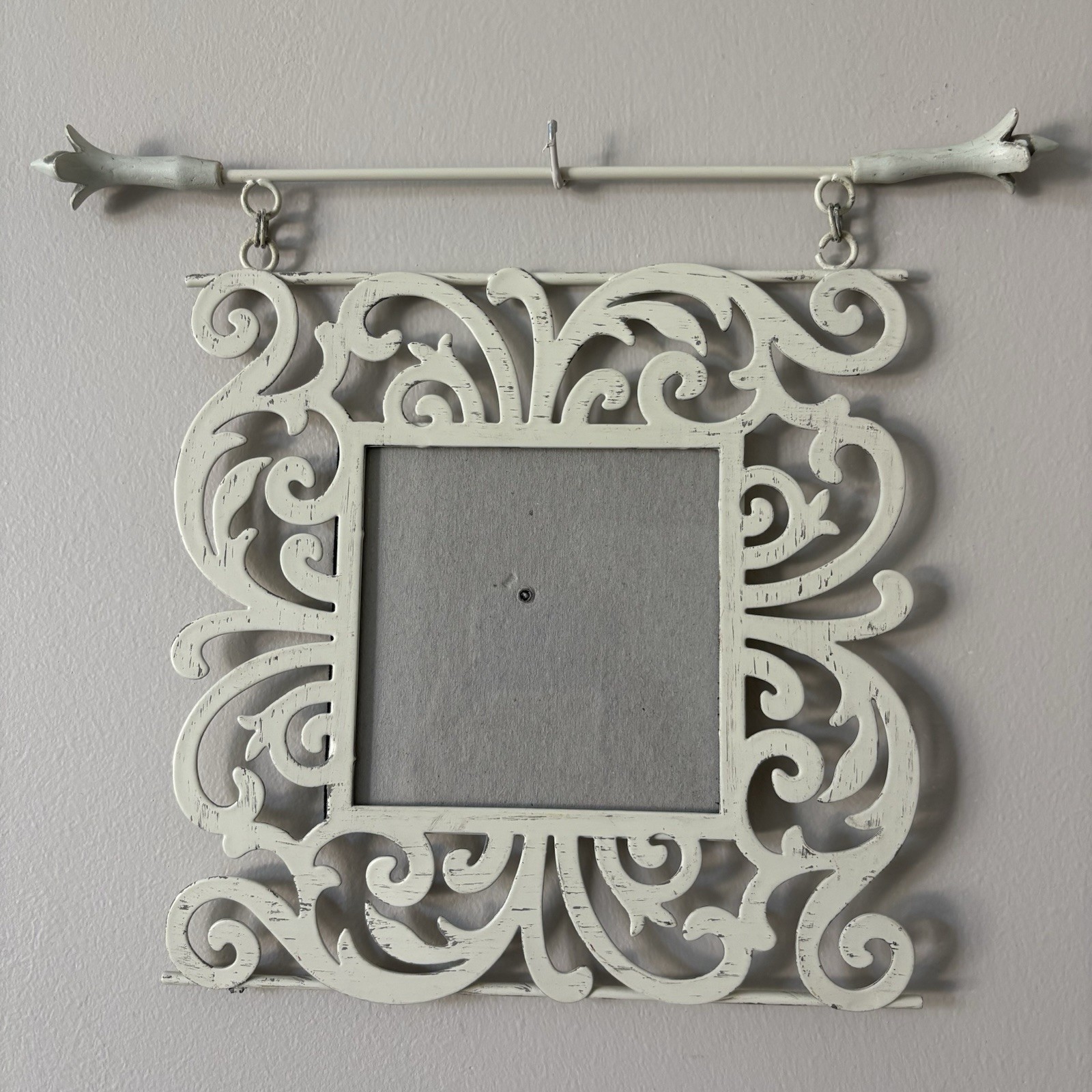 Vintage Distressed White Metal Scrollwork Hanging Photo Frame 4×4 Cottage Chic
