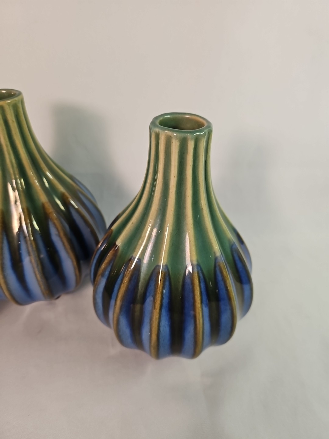 Pier 1 Ribbed Bud Vases 6.5 Green Blue Brown Set Of 3 Centerpiece Home Decor NEW