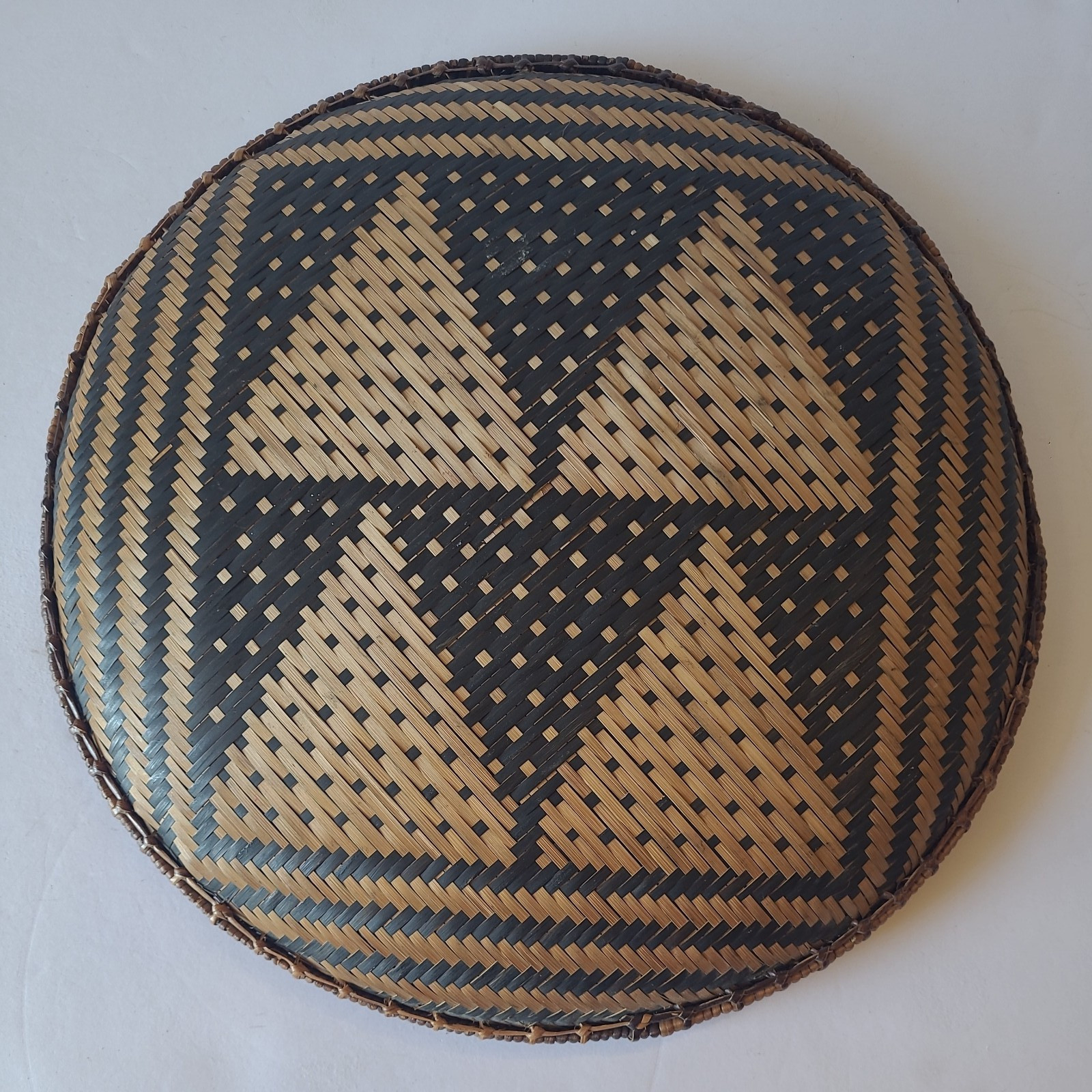 Round Woven Flat Winnowing Basket Decorative 11.5″ diameter Triangles 2-Toned