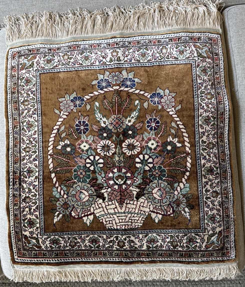 Purchased in Türkiye TURKISH Wall Hanging RUG 24″ Square Loops Fringe Multicolor