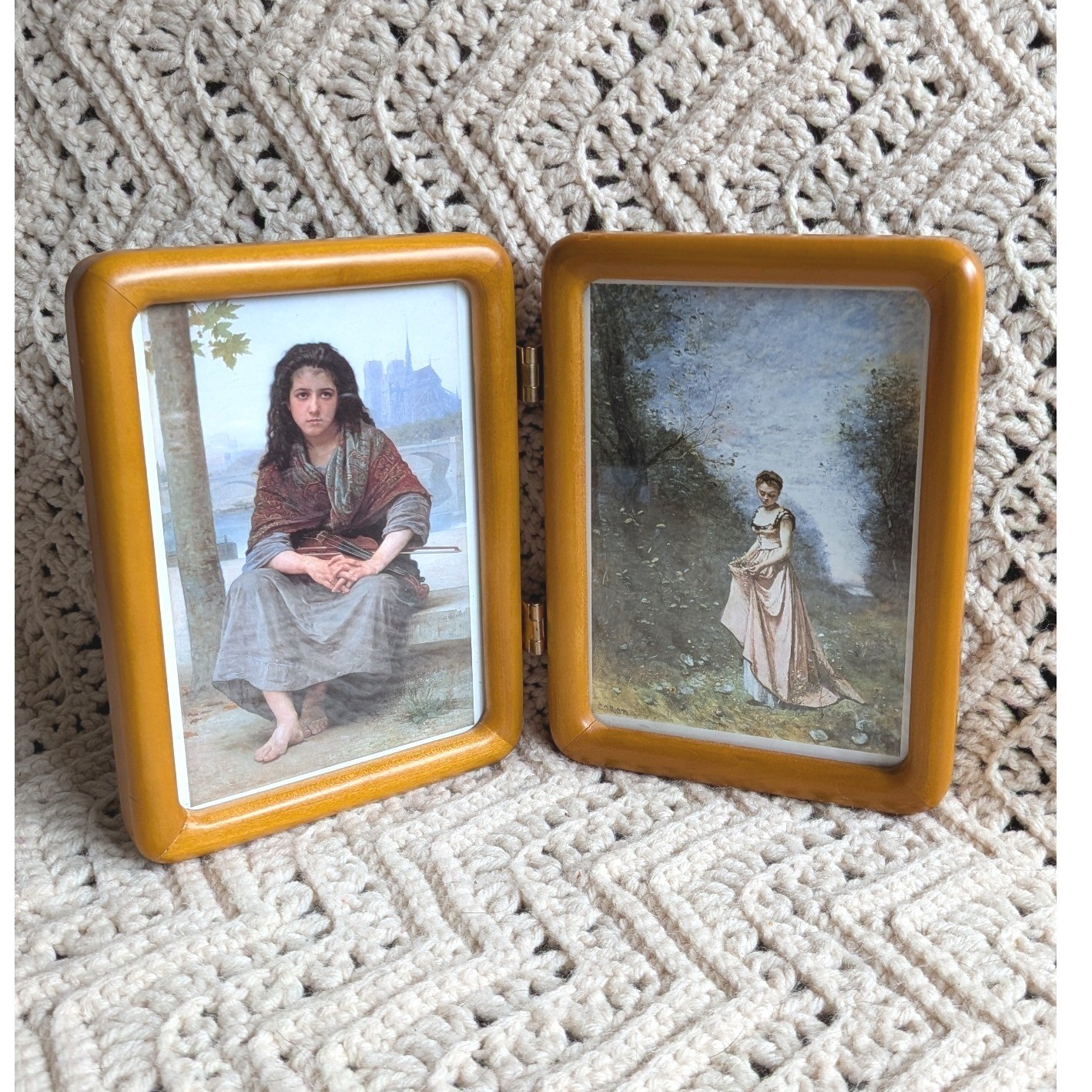 Vintage Wood Folding Double Picture Frame Bouguereau Corot Art Prints 8×5.5