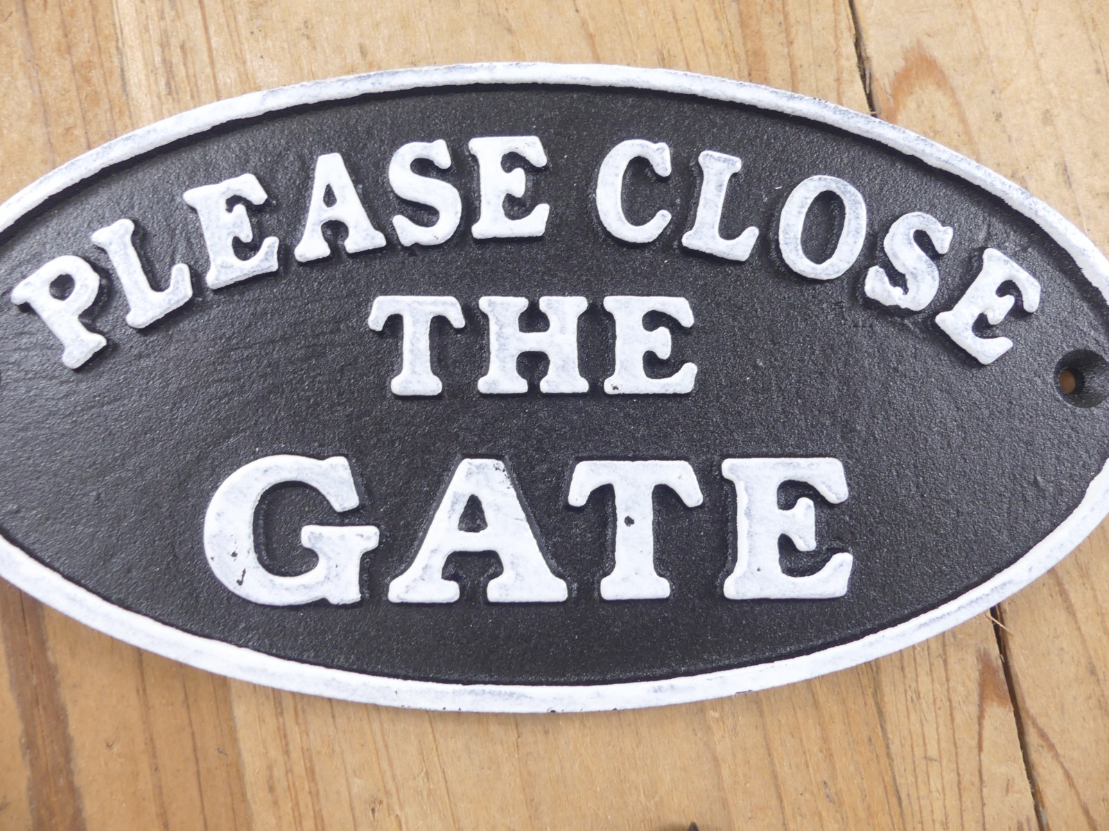 Cast Iron Please Close The Gate Plaque Sign Black & White Fence Decor Oval