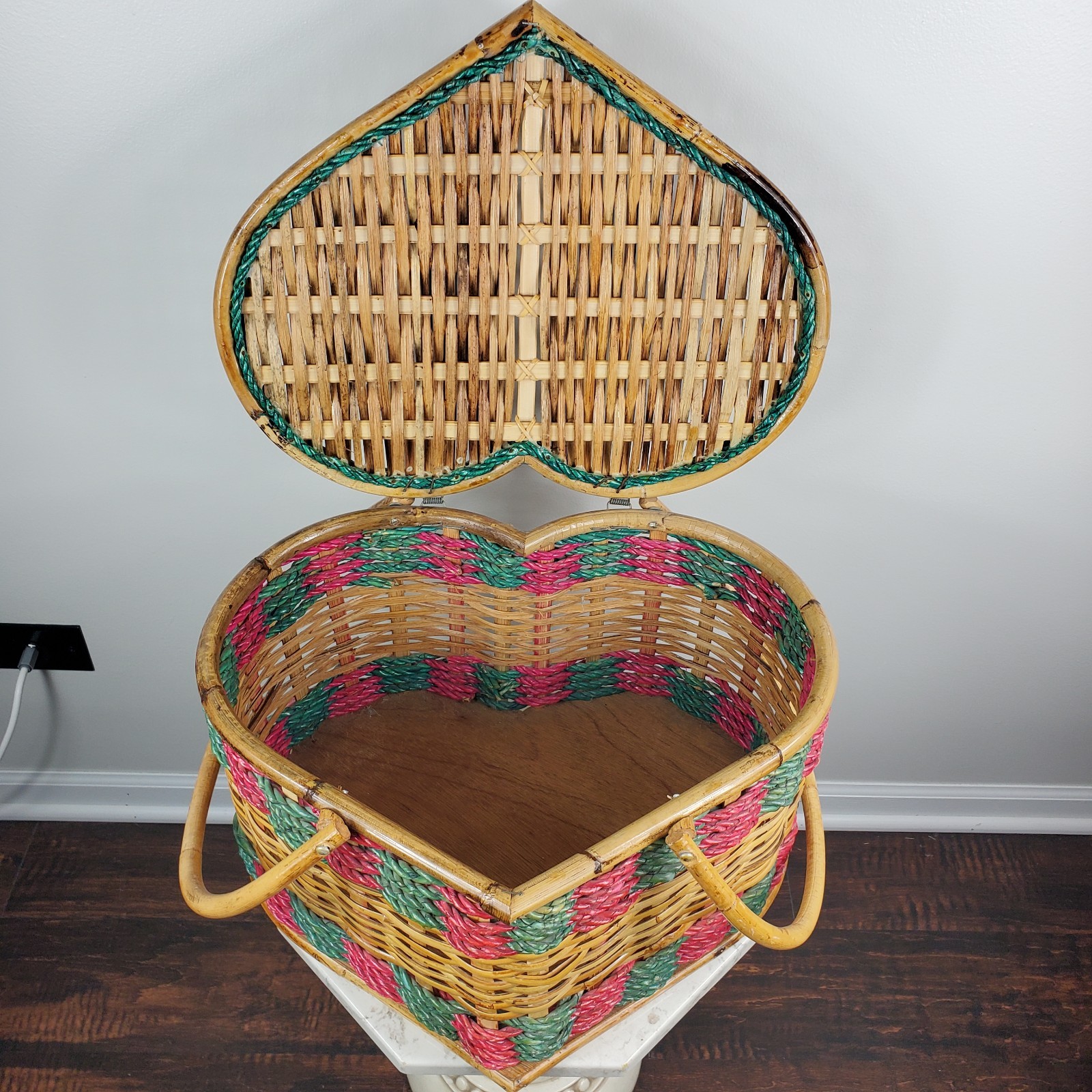 Heart Shaped Picnic Storage Basket Woven Wicker Rattan Handles Valentines