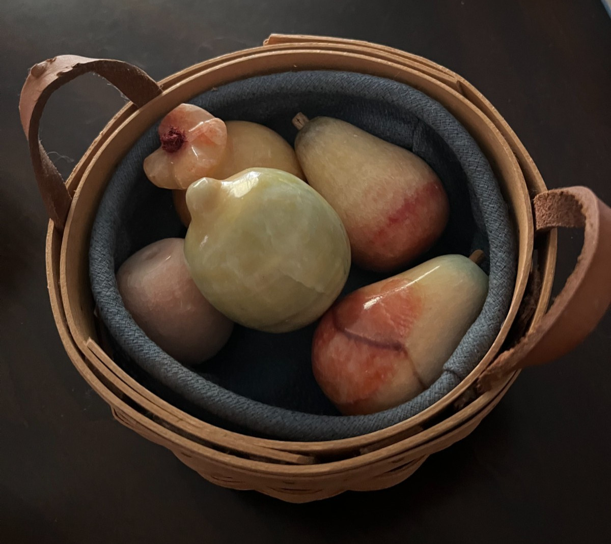 🍑 ITALIAN ALABASTER STONE FRUIT SET • 5 HAND‑CARVED PIECES • 1¾–2¾ INCHES