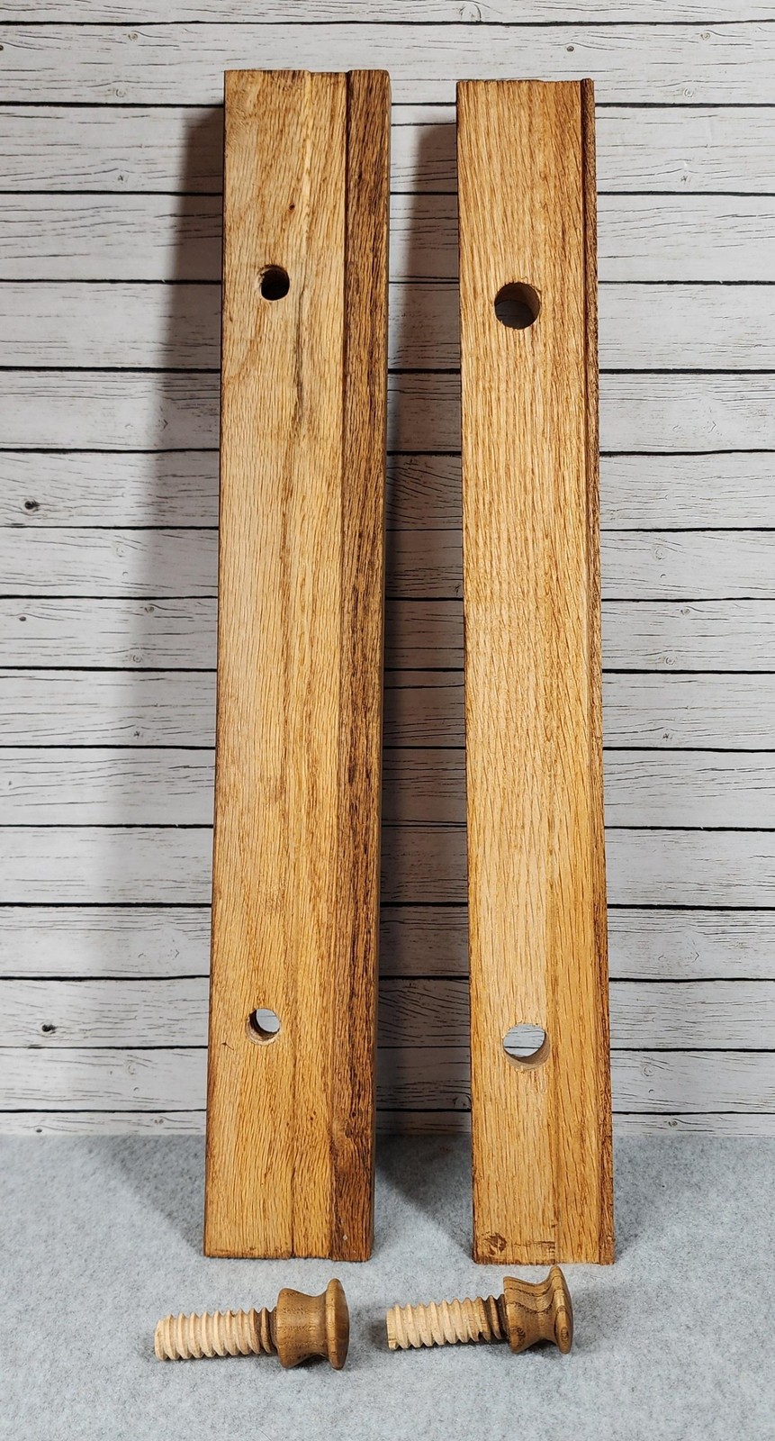 Vintage Solid Oak Quilt Hanger 18″ Wall Mount Wooden Clamp Display Handmade