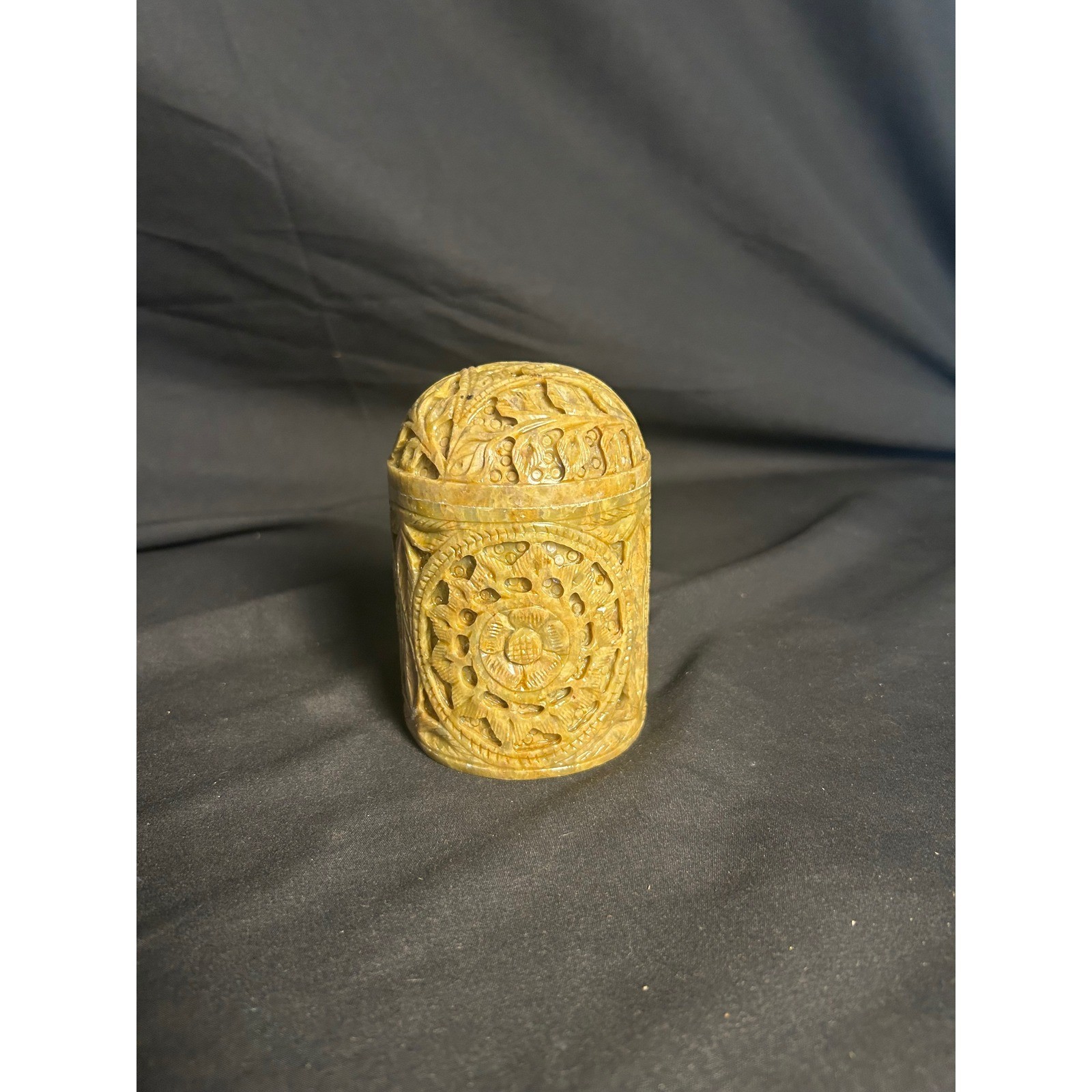 Unbranded Soapstone Jar Unisex Small Tan Excellent Hand Carved Floral Openwork