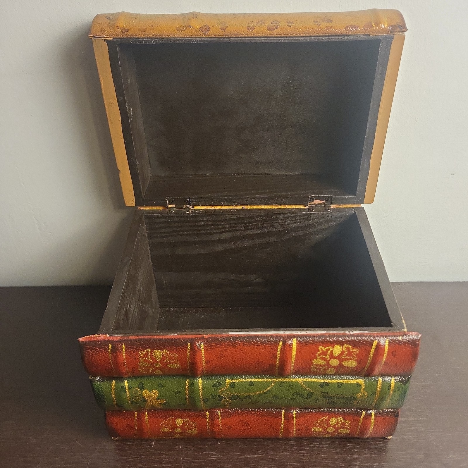 VTG Stack of Books Wooden Jewelry Trinket Box 8″ x 6″, Used