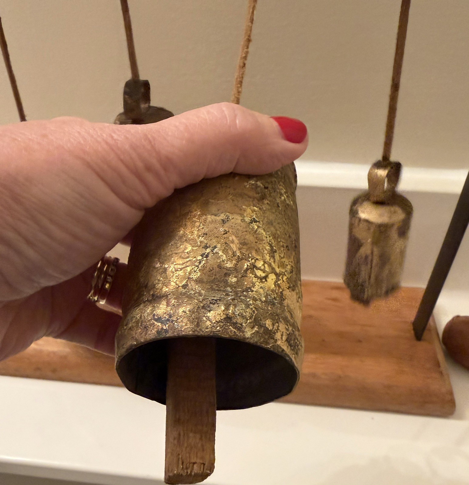 Hanging Bell Graduated Chimes Table Top Metal & Wood /Leather Striker Meditation