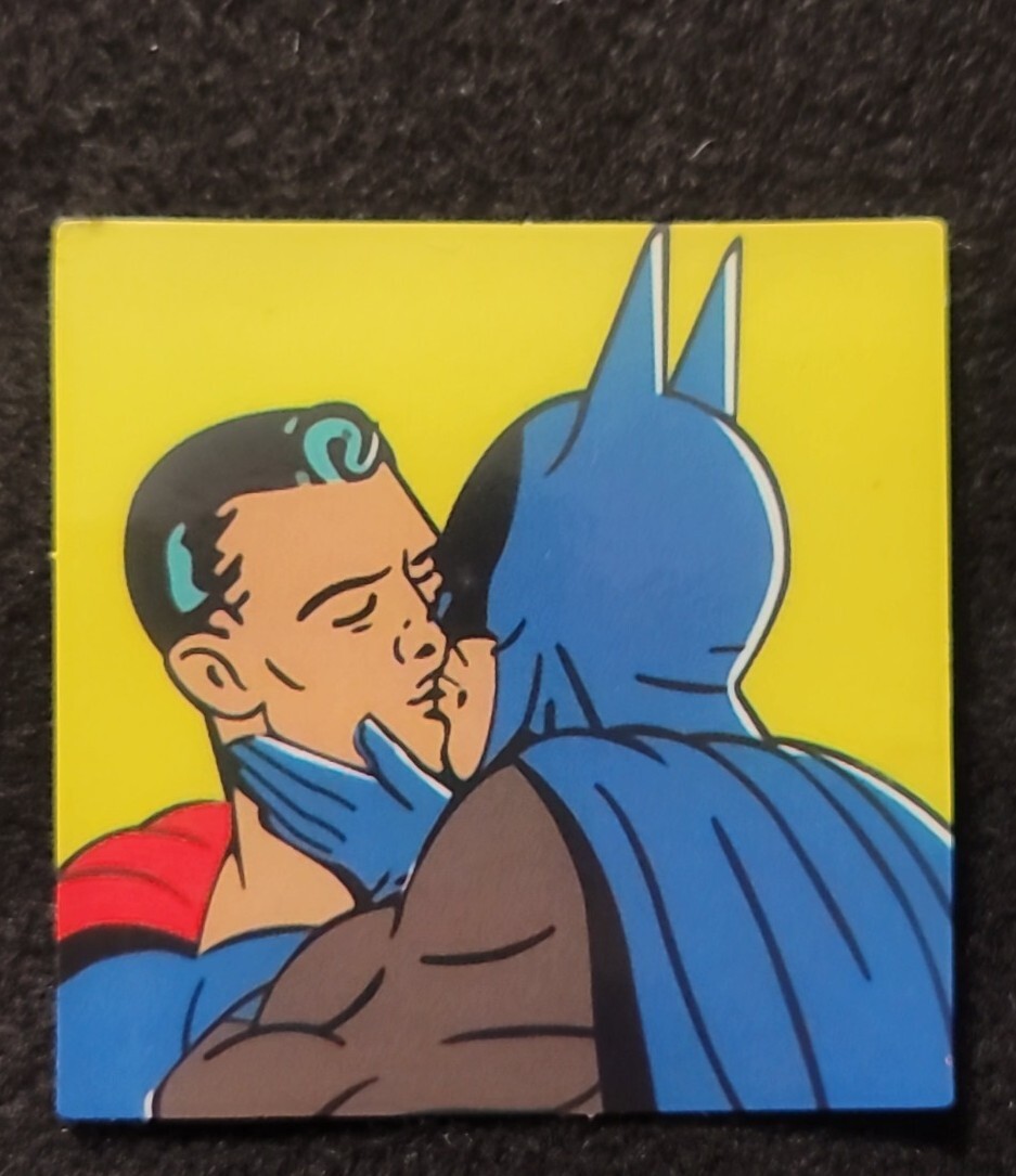 SUPERMAN BATMAN STICKER “KISSING” 2 1/2 X 2 1/2 ” GLOSSY