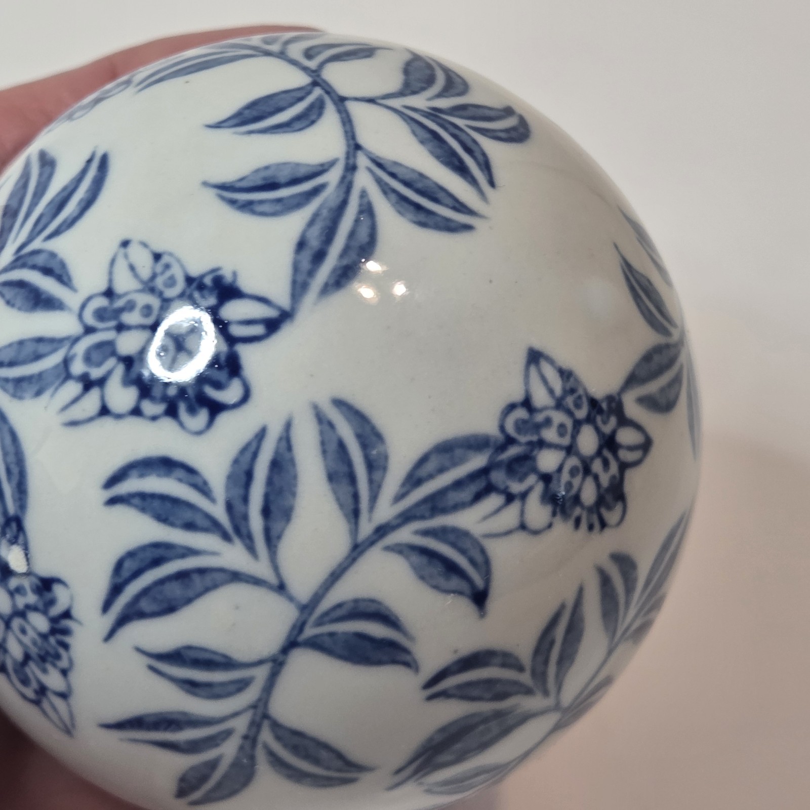 Asian Inspired Decorative Ceramic Spheres/Balls Blue & White Florals Set of 4 3″