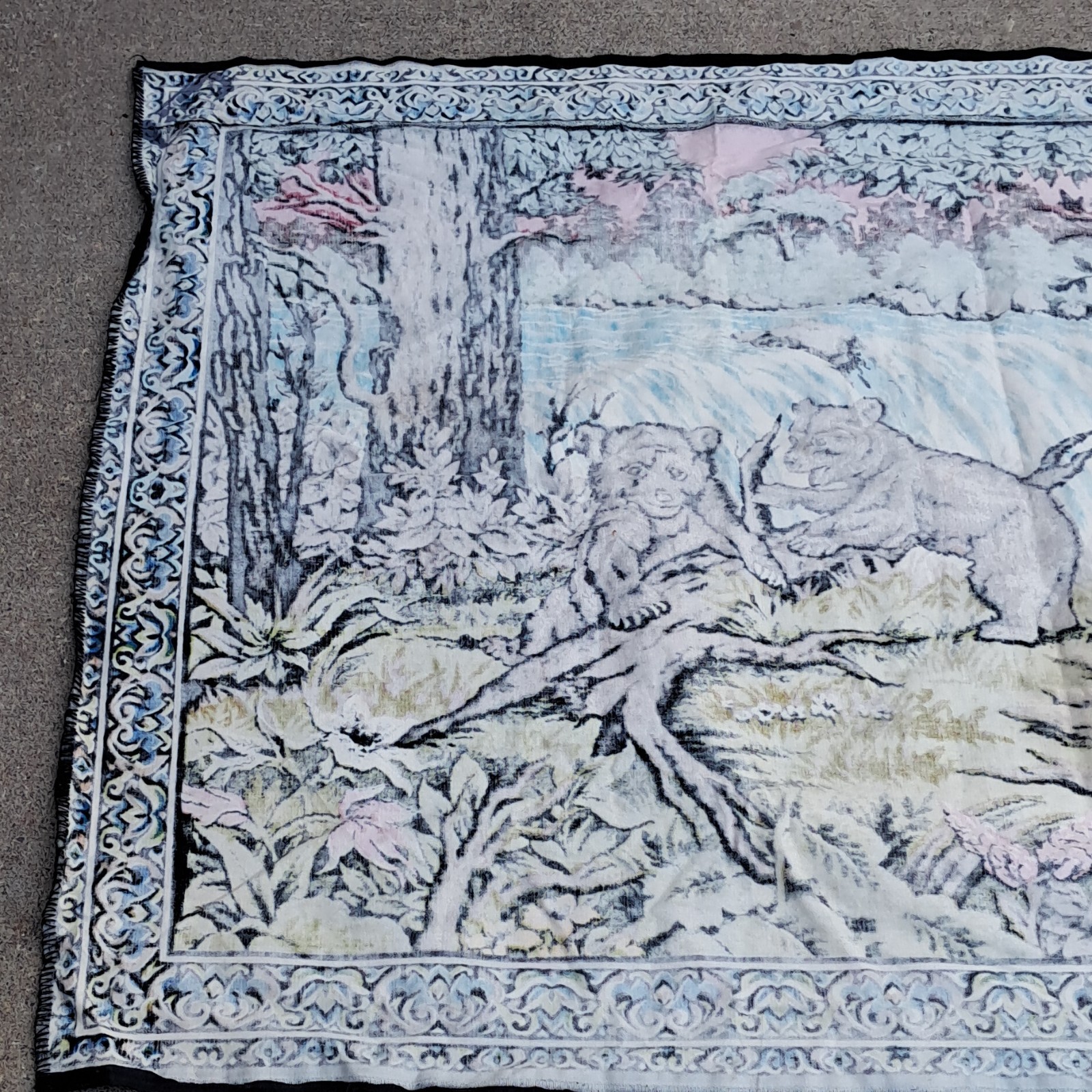 Vintage Bear Family Nature Scenic Multicolor Decorative Horizontal Tapestry