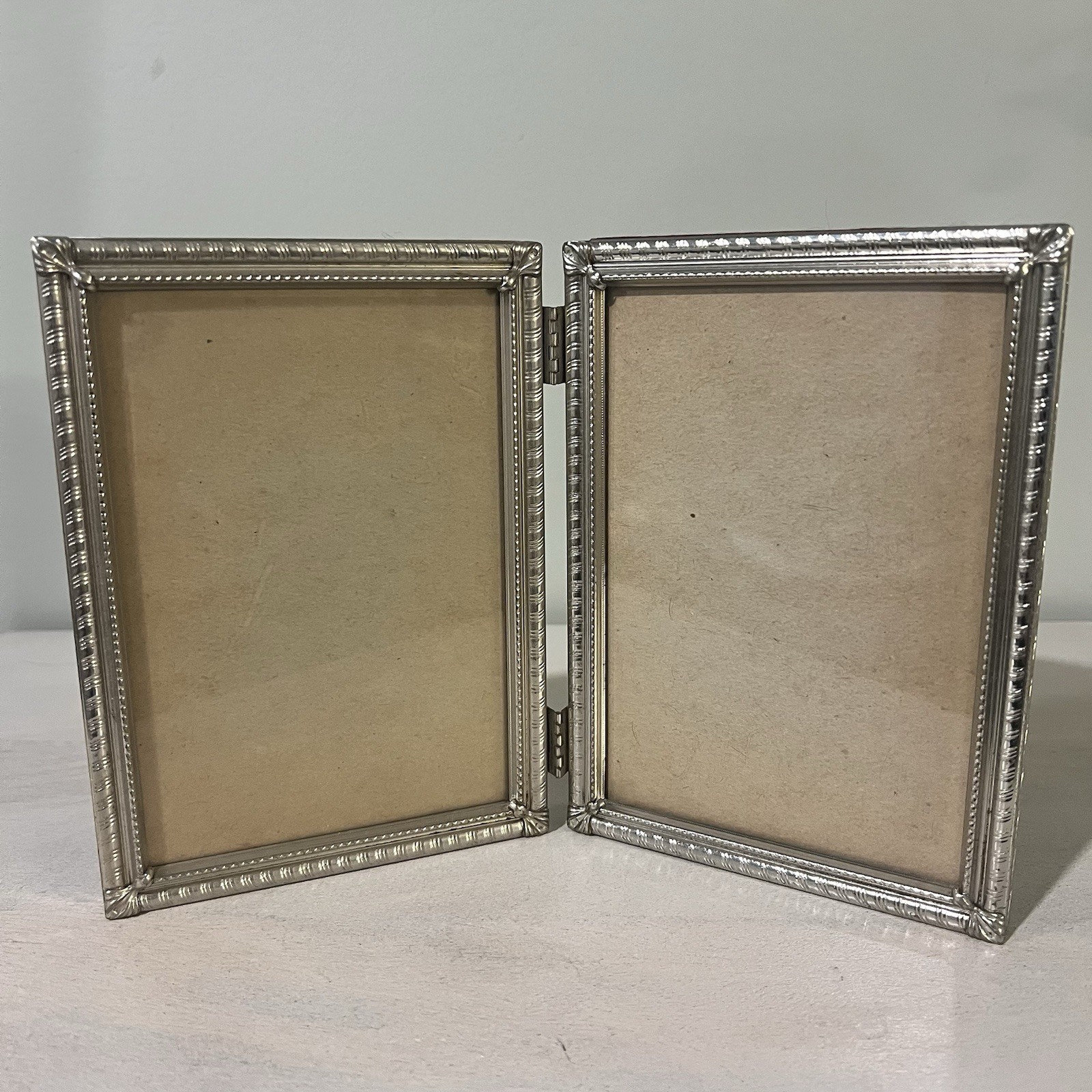 Vintage Picture Frame Silver Tone Metal Double Folding Standing 5″X 7″ Ornate